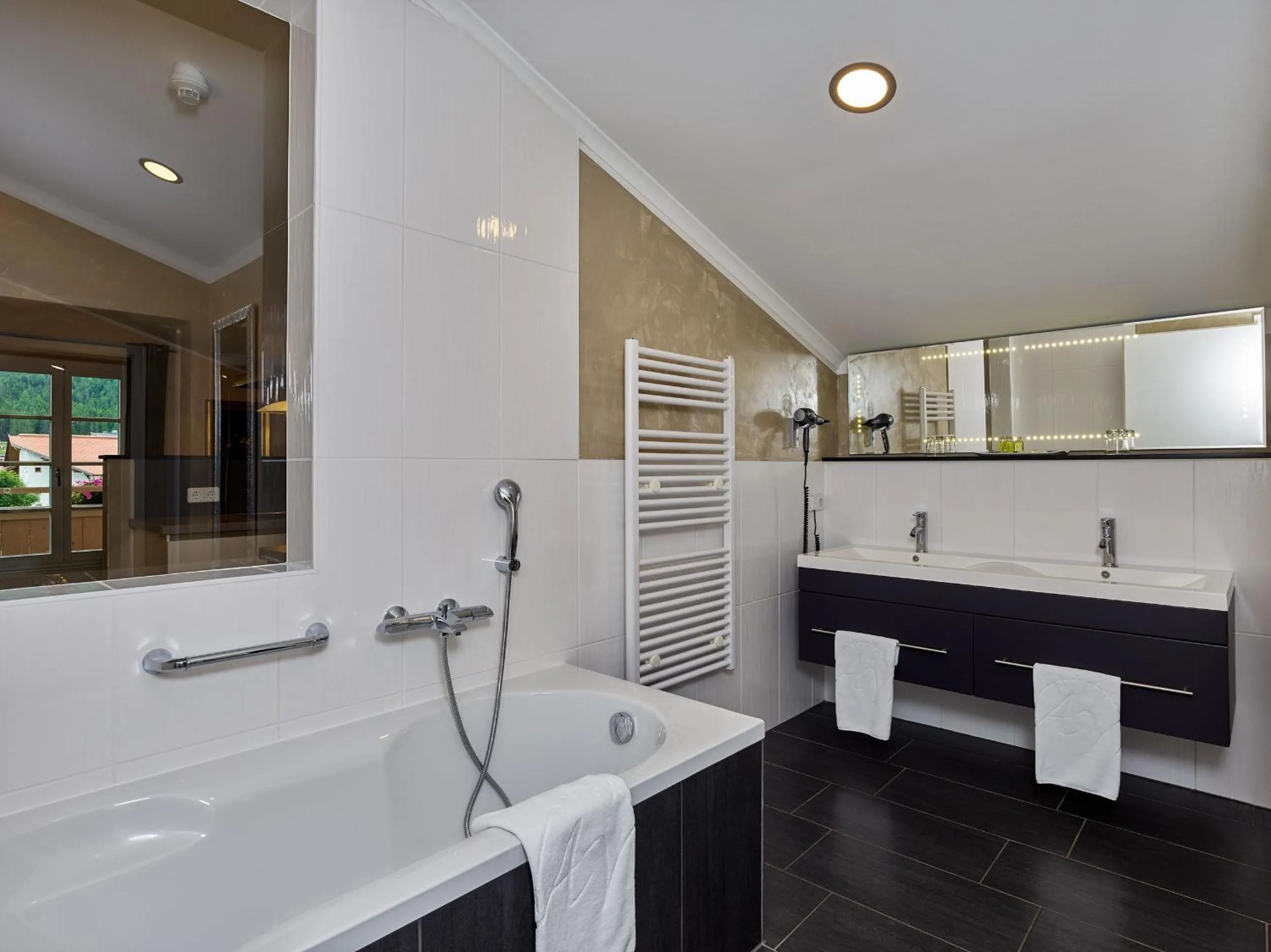 Bathroom in A-VITA Viktoria & A-VITA living luxury apartments