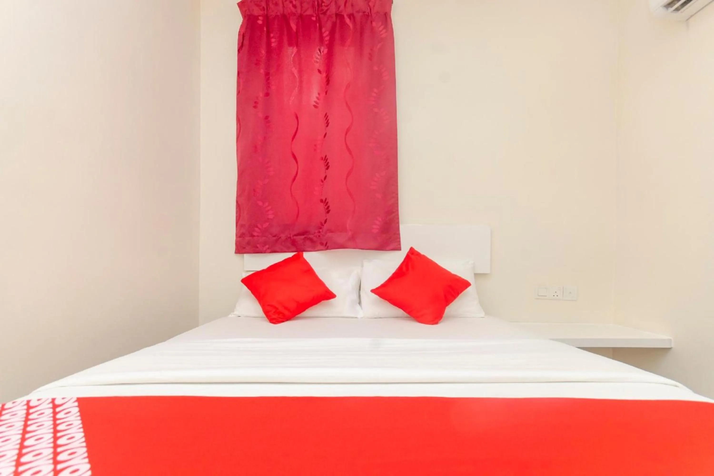 View (from property/room), Bed in Skudai Hotel