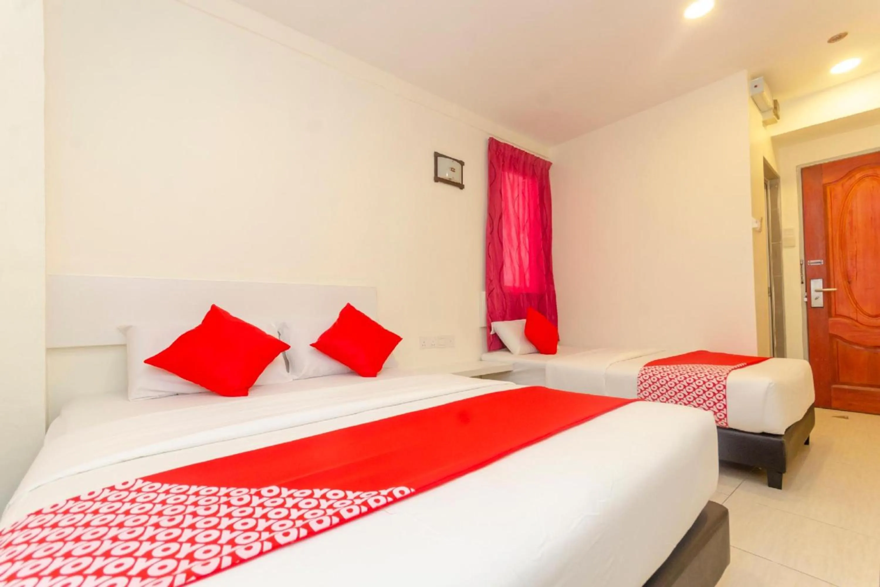 Photo of the whole room, Bed in Skudai Hotel