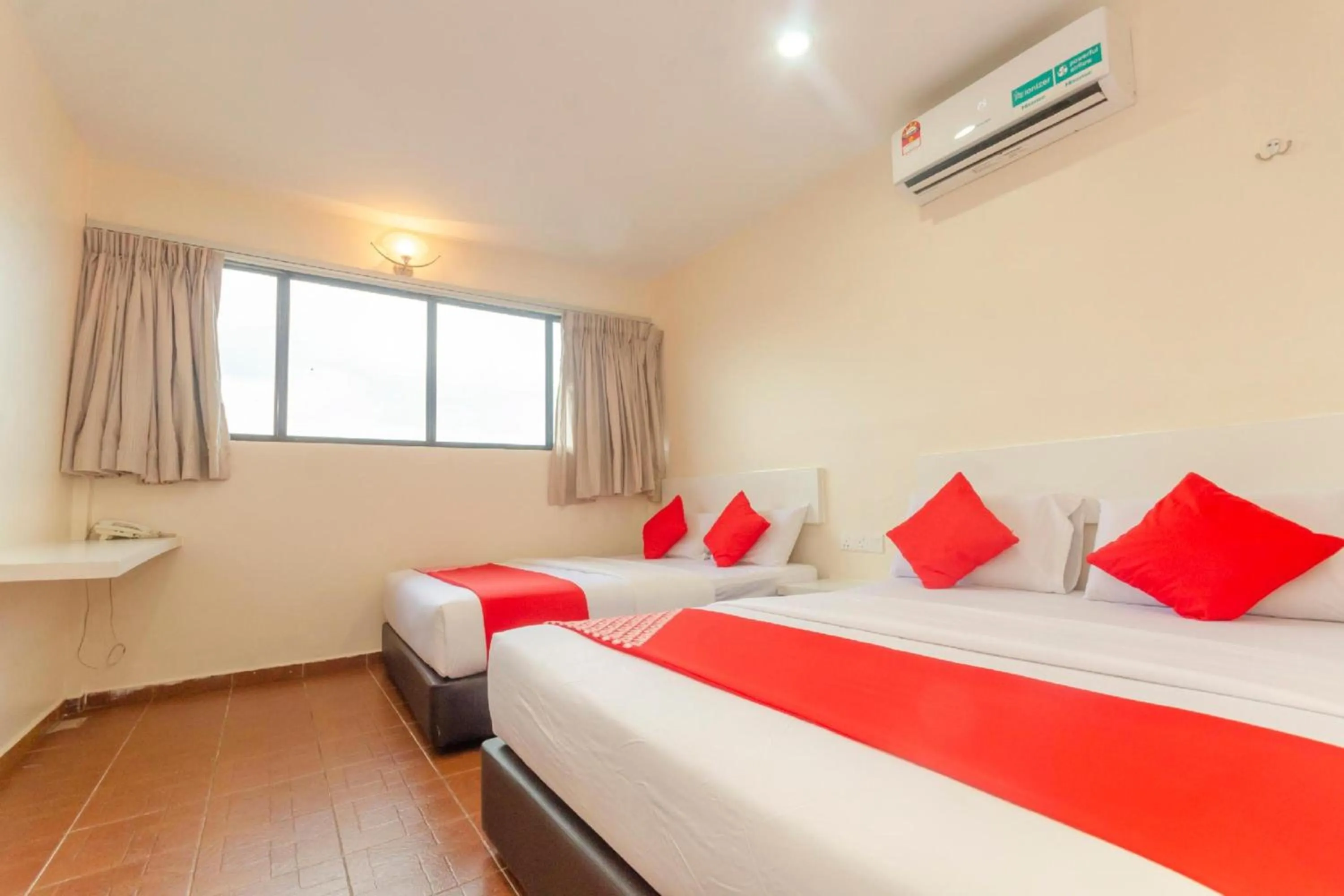 Photo of the whole room, Bed in Skudai Hotel