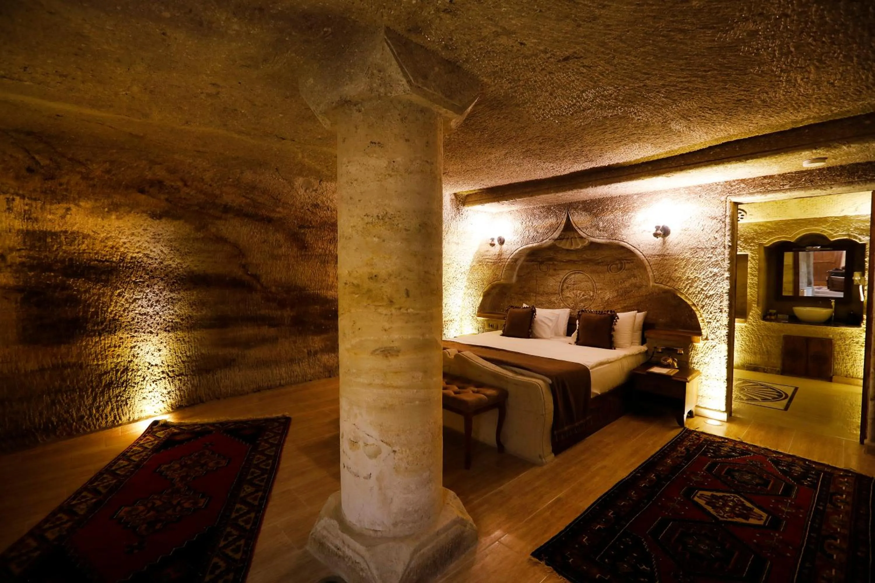 Bedroom, Bed in Ada Cave Suites