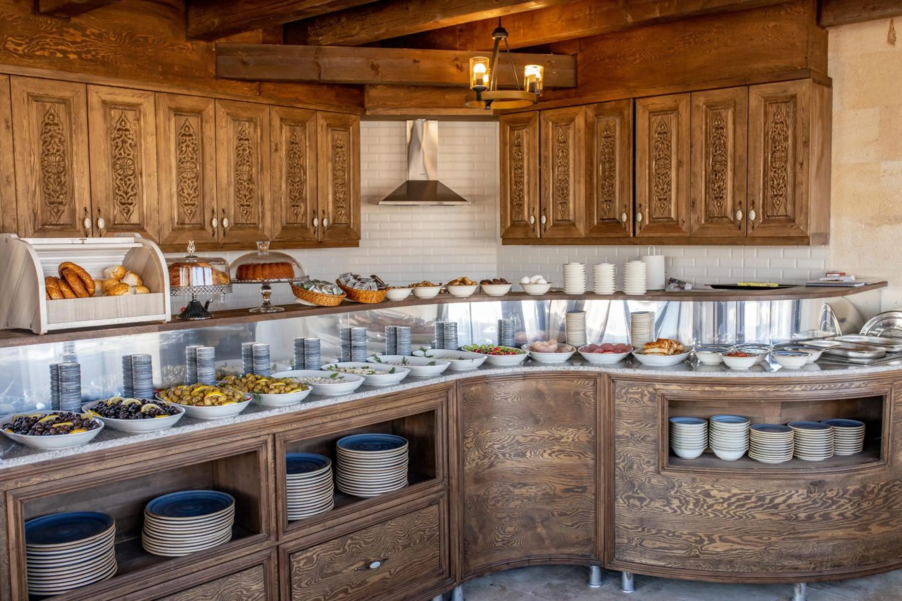 Food and drinks in Ada Cave Suites