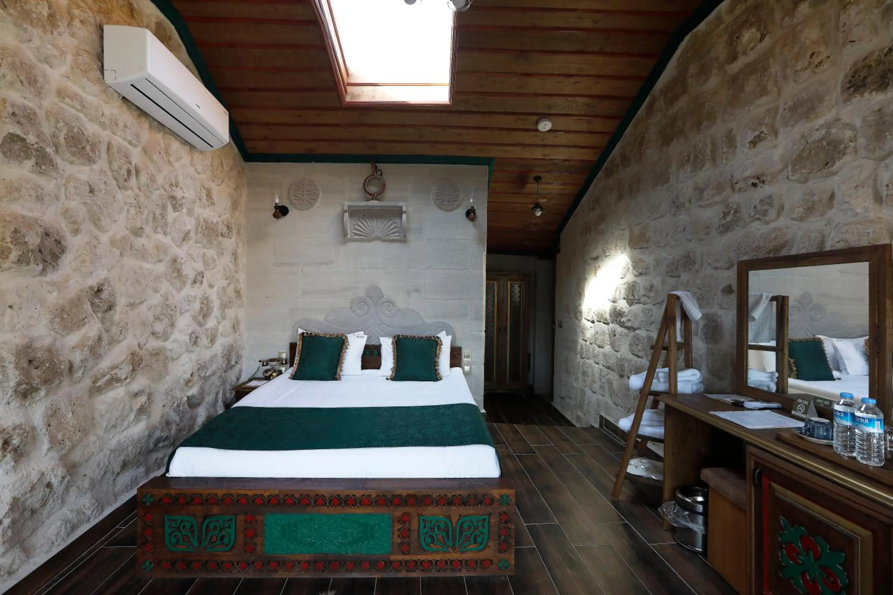 Massage, Bed in Ada Cave Suites