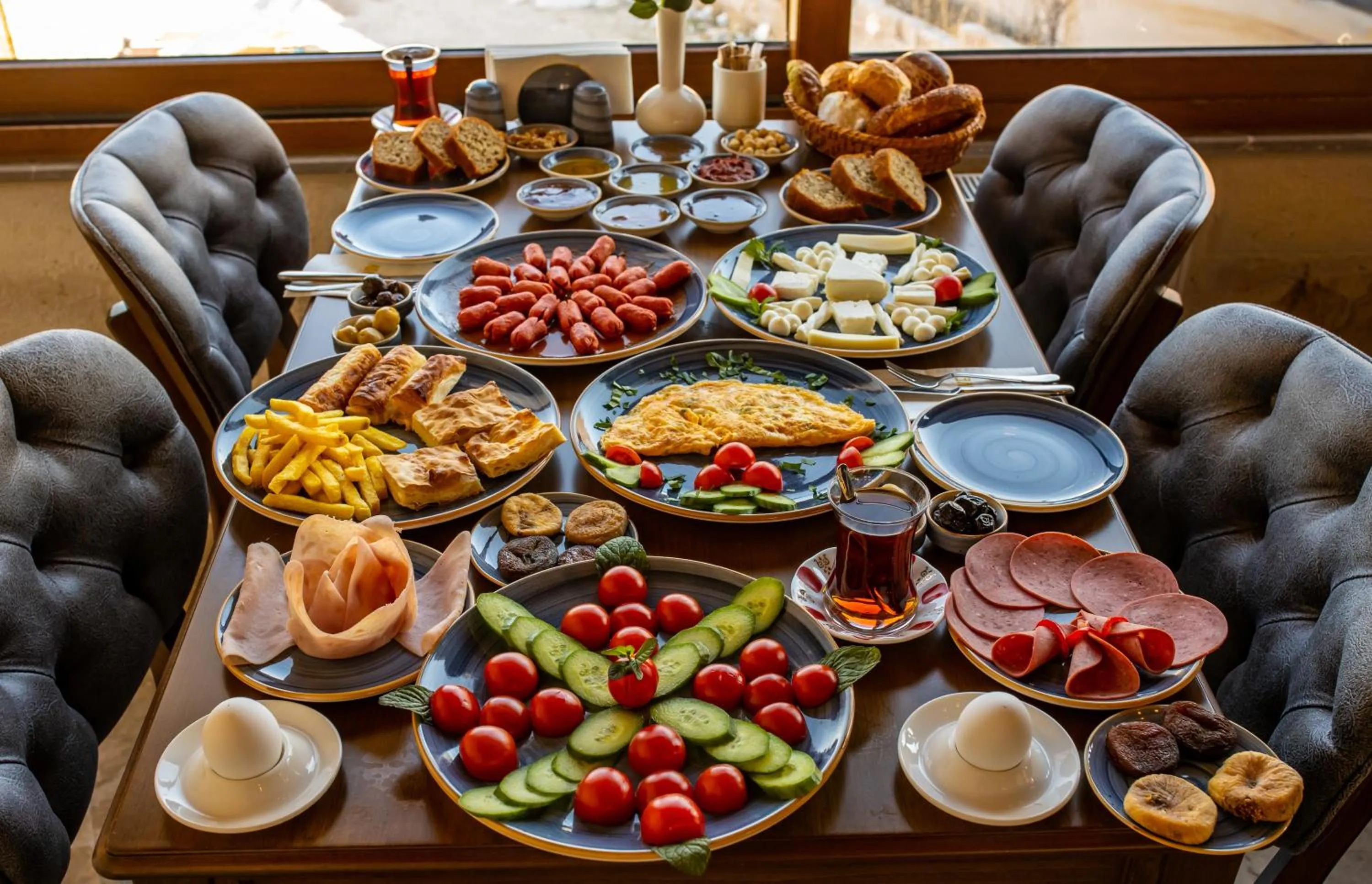 Food and drinks in Ada Cave Suites