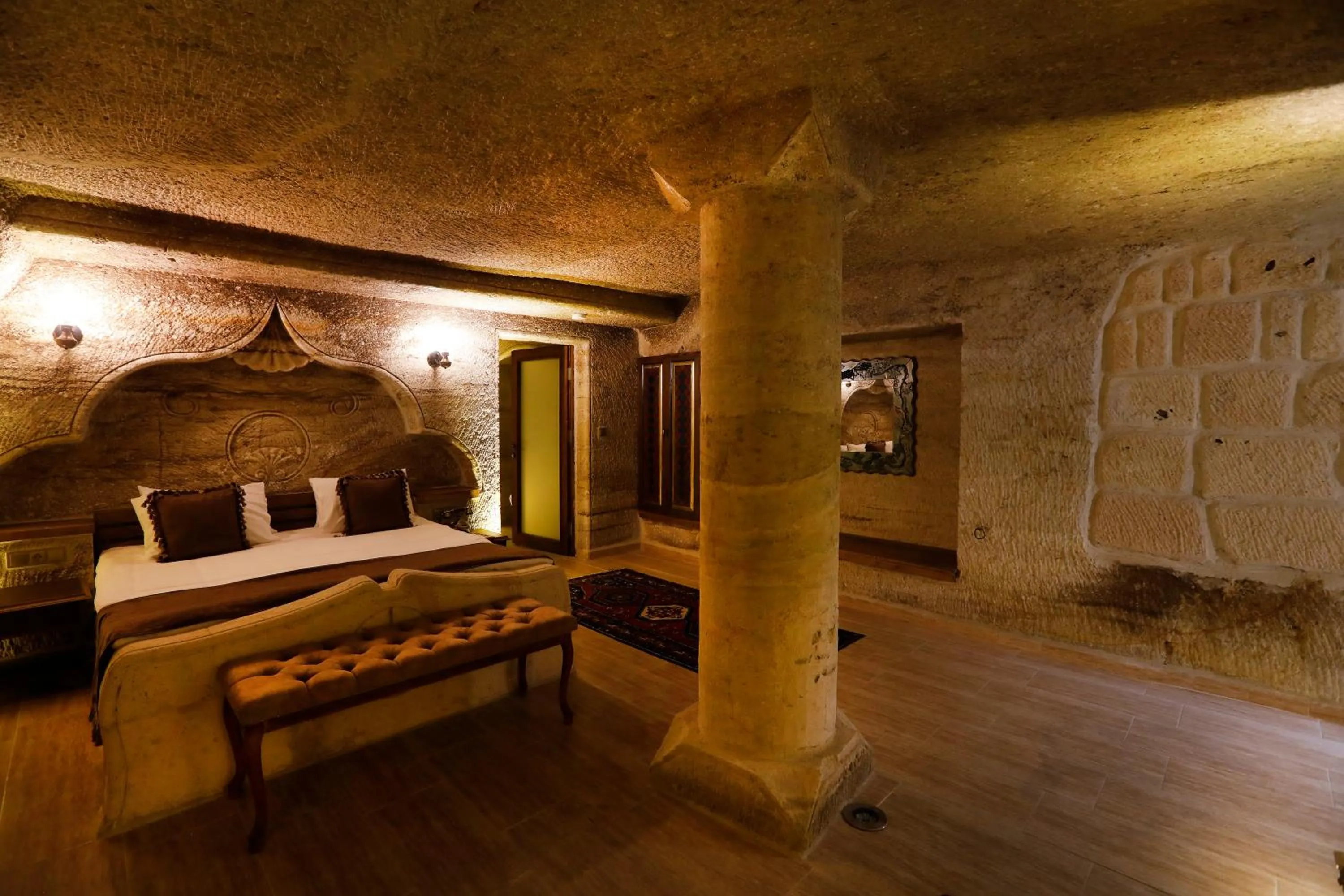 Bedroom, Bed in Ada Cave Suites