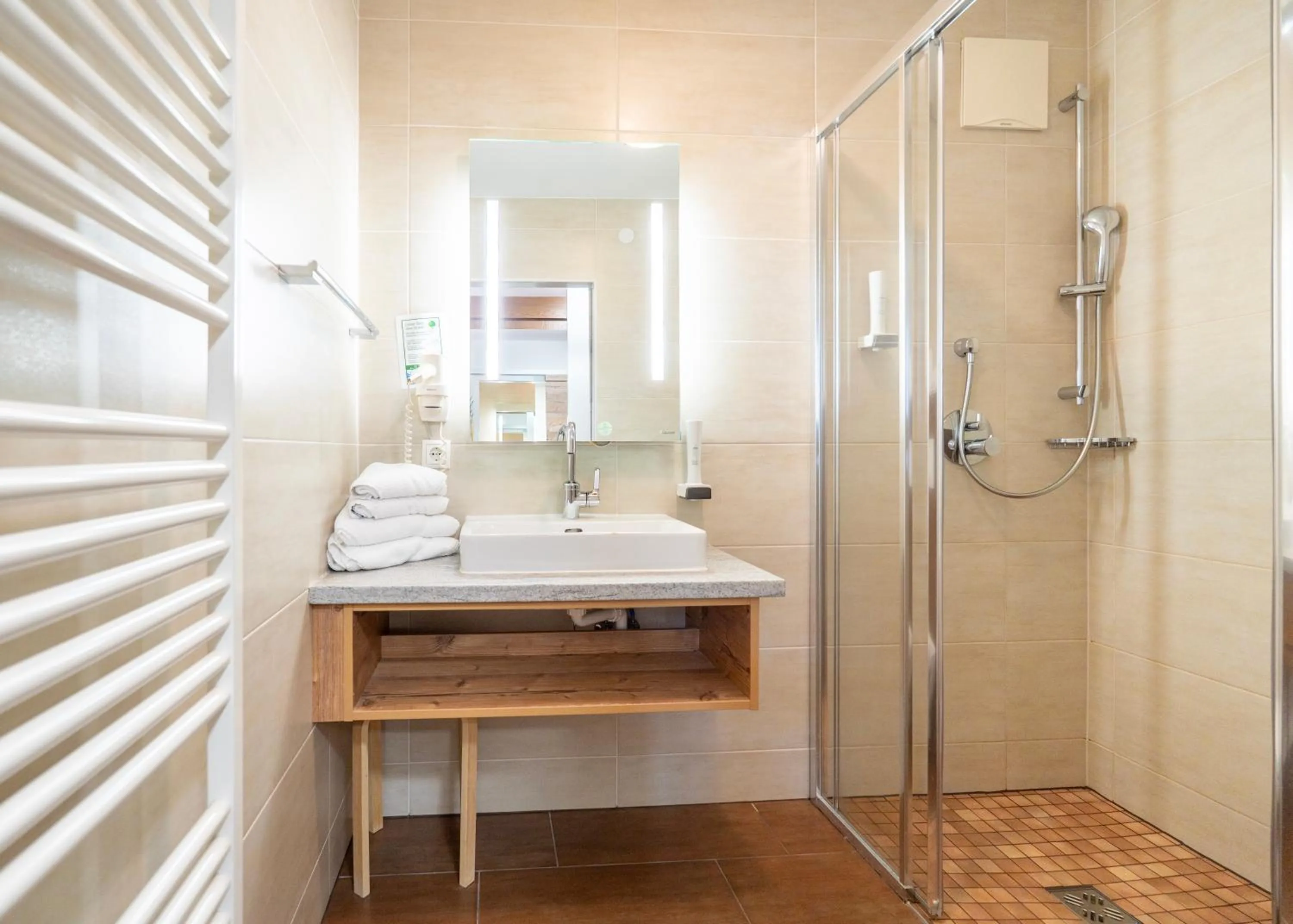 Shower in Hotel Vitaler Landauerhof