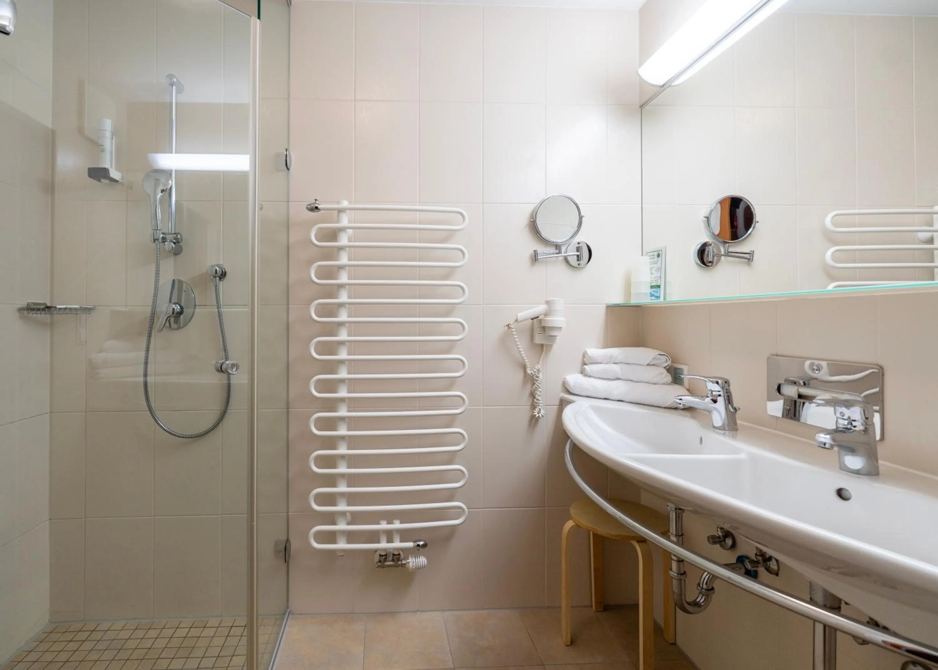 Shower in Hotel Vitaler Landauerhof