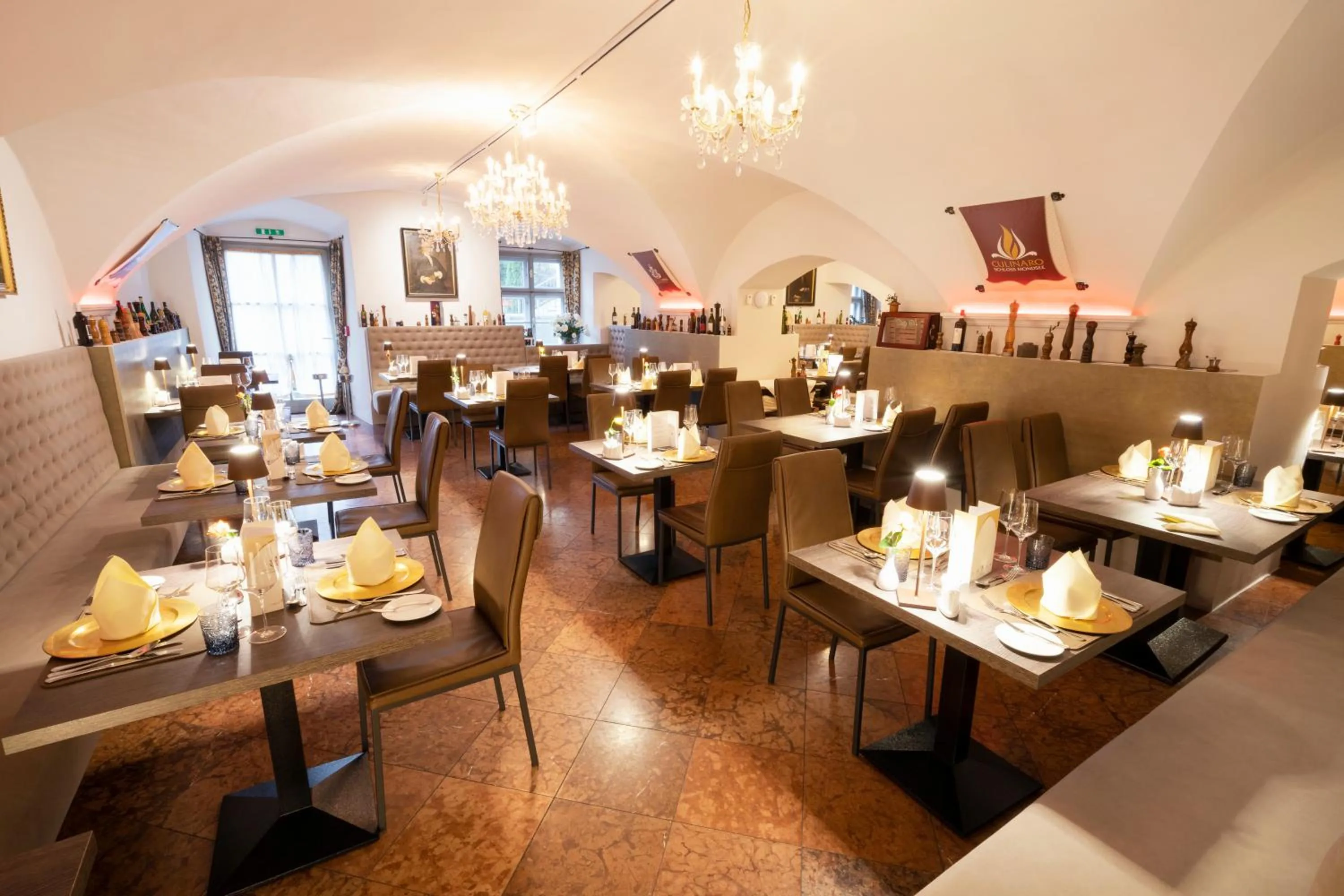 Restaurant/places to eat in Schlosshotel Mondsee