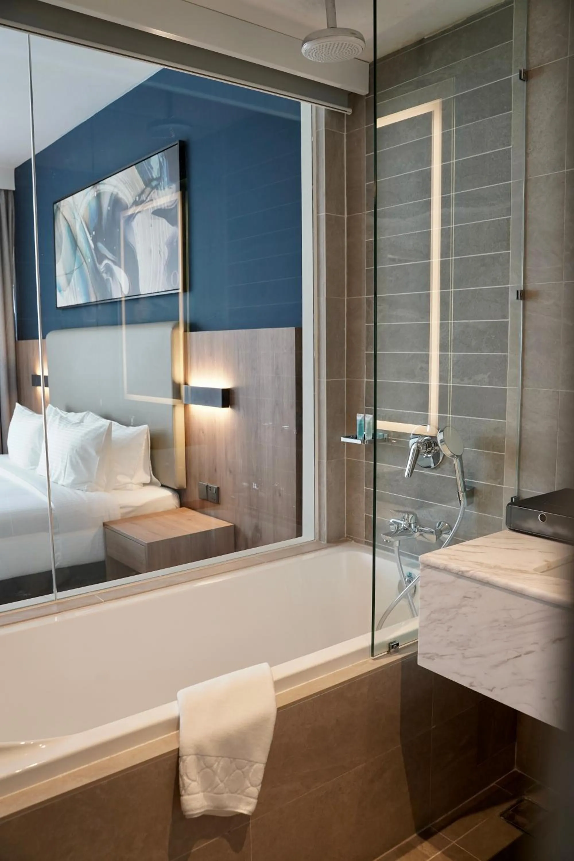 Bathroom, Bed in Opero Hotel Southkey Johor Bahru