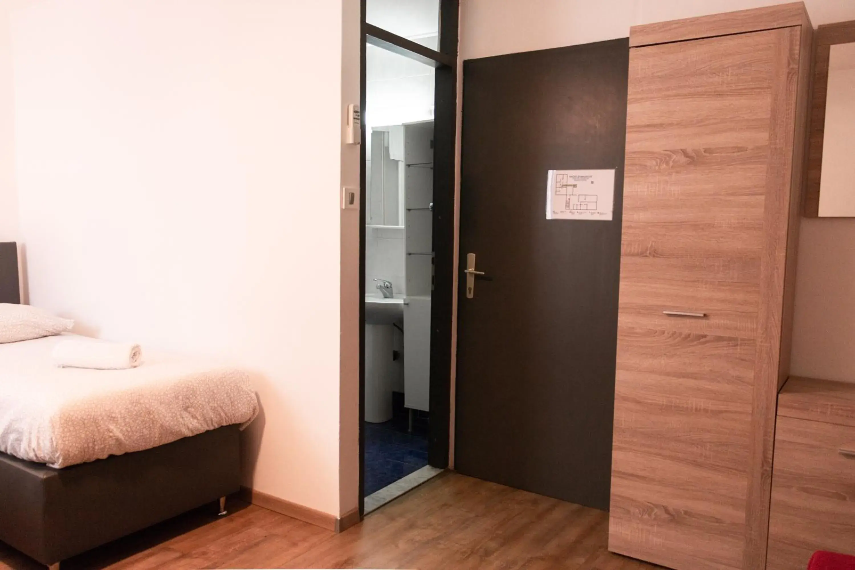 Triple Room - single occupancy in Hostel Museum Triple Room - single occupancy in Hostel Museum