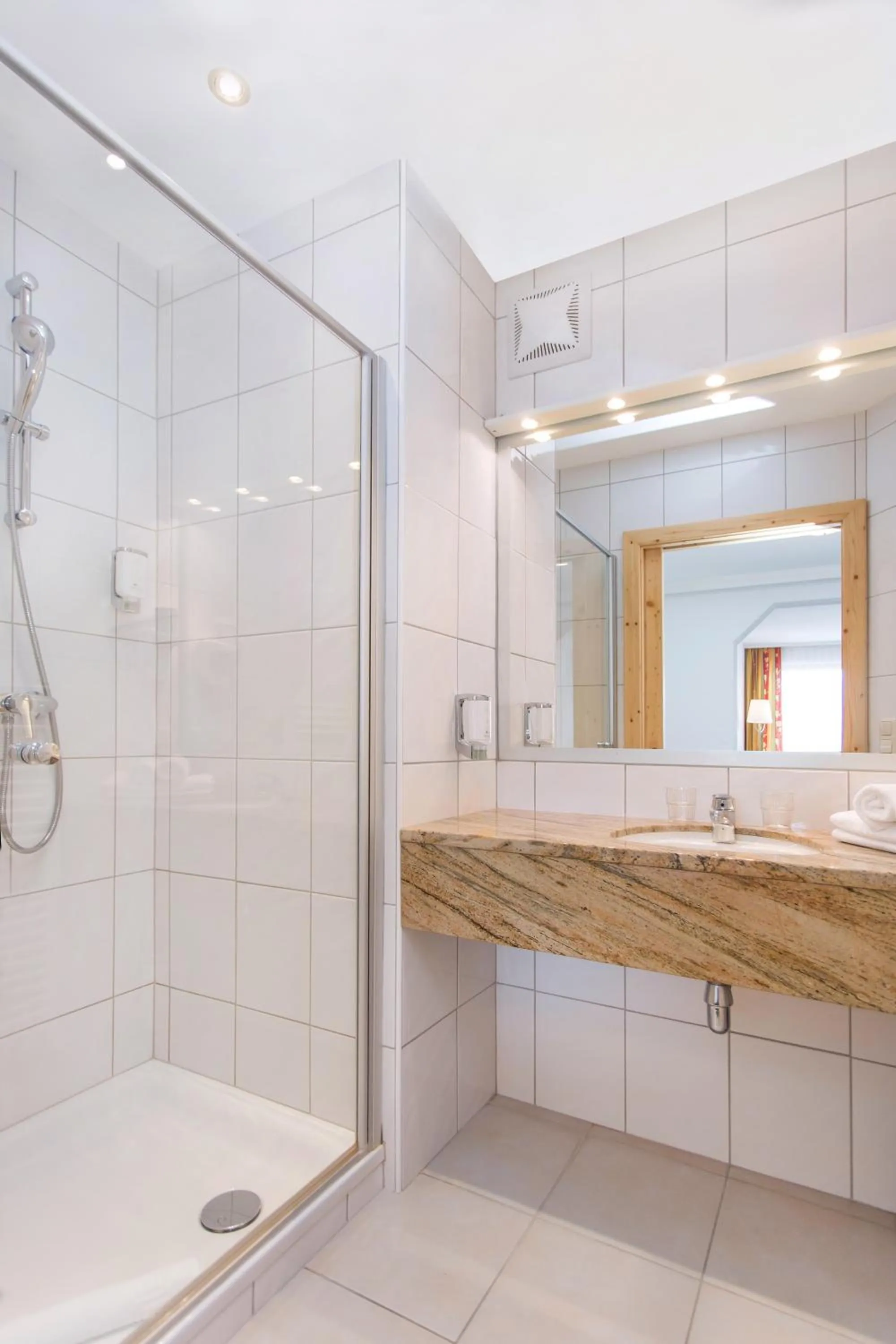 Bathroom in Hotel Gasthof Zum Kirchenwirt