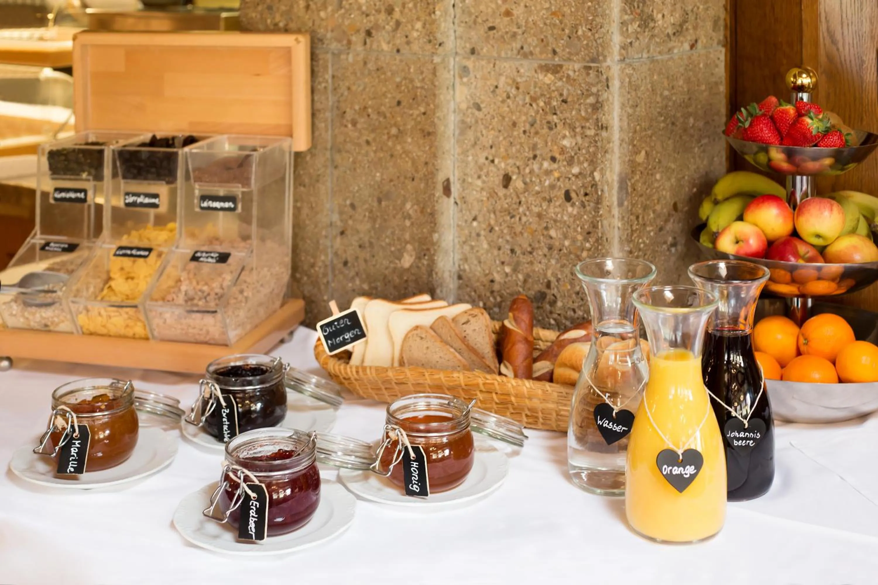 Buffet breakfast in Hotel Gasthof Zum Kirchenwirt