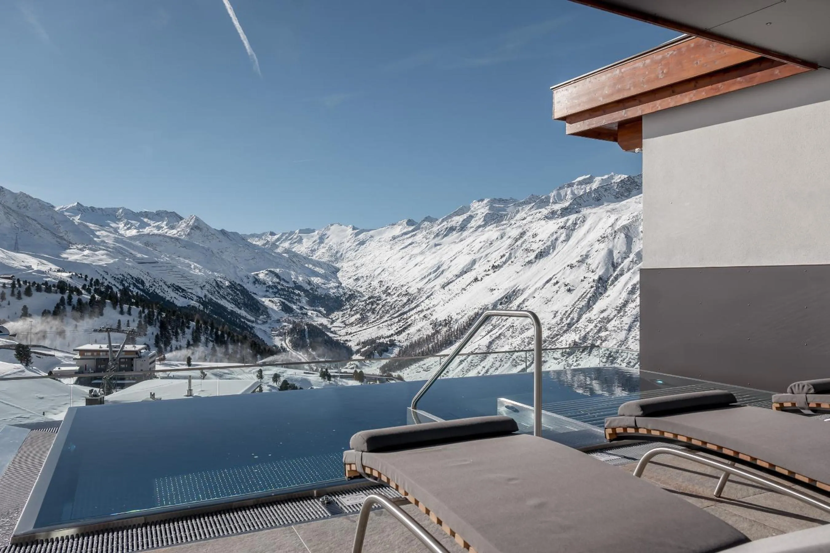 Swimming pool in SKI - GOLF - WELLNESS Hotel Riml