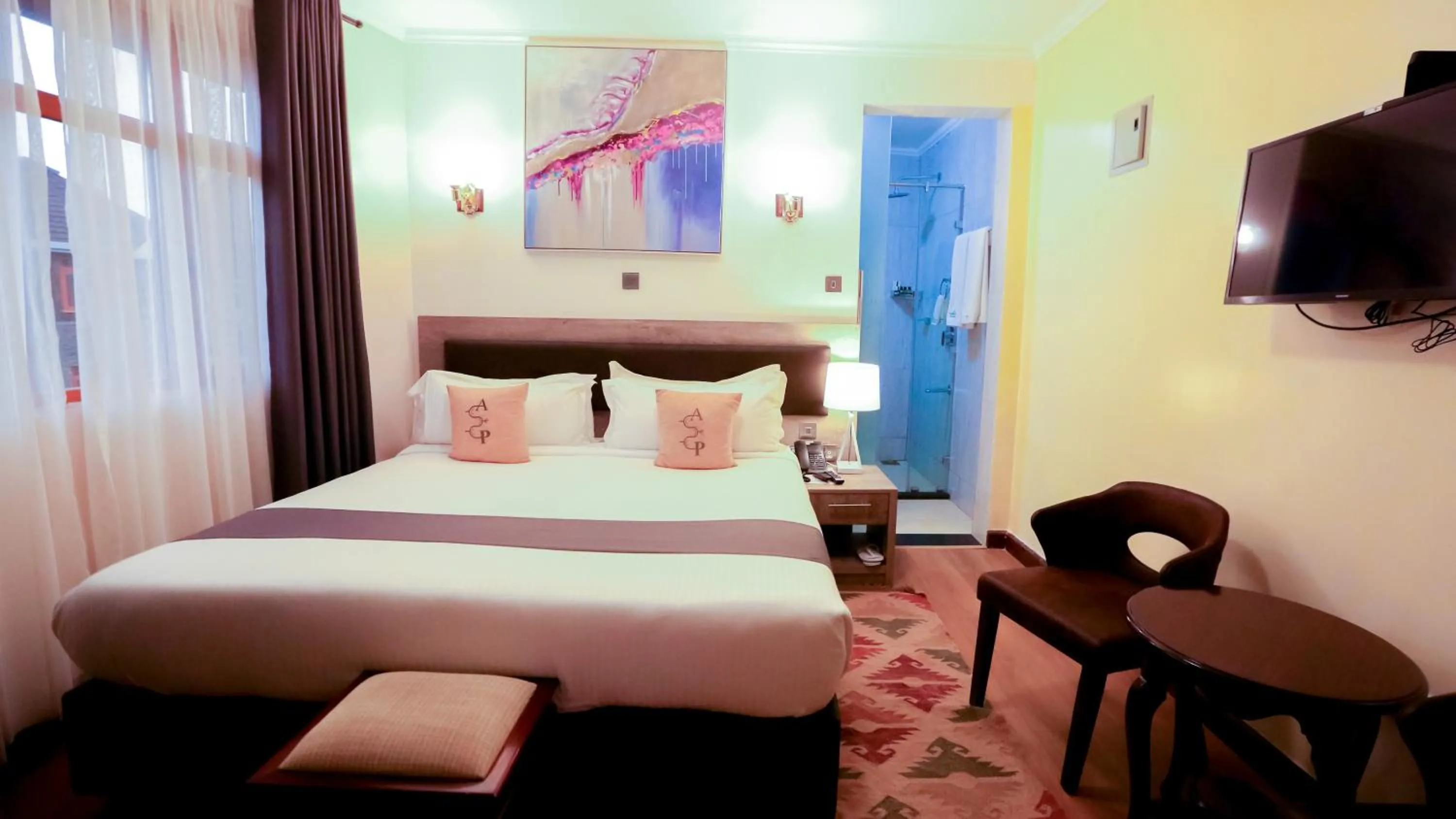 TV and multimedia in Aberdare Prestige & Royal Cottages