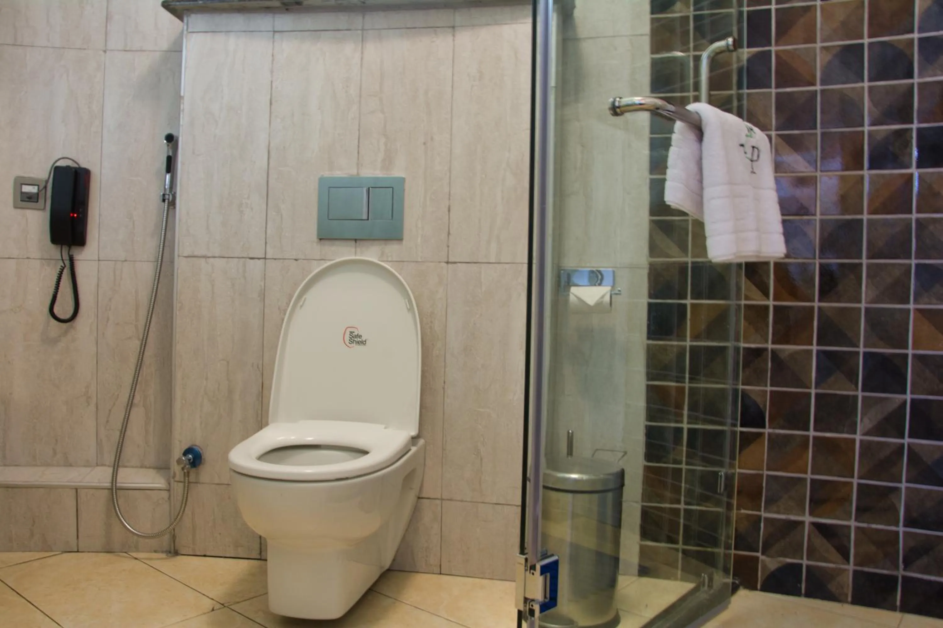 Bathroom in Aberdare Prestige & Royal Cottages
