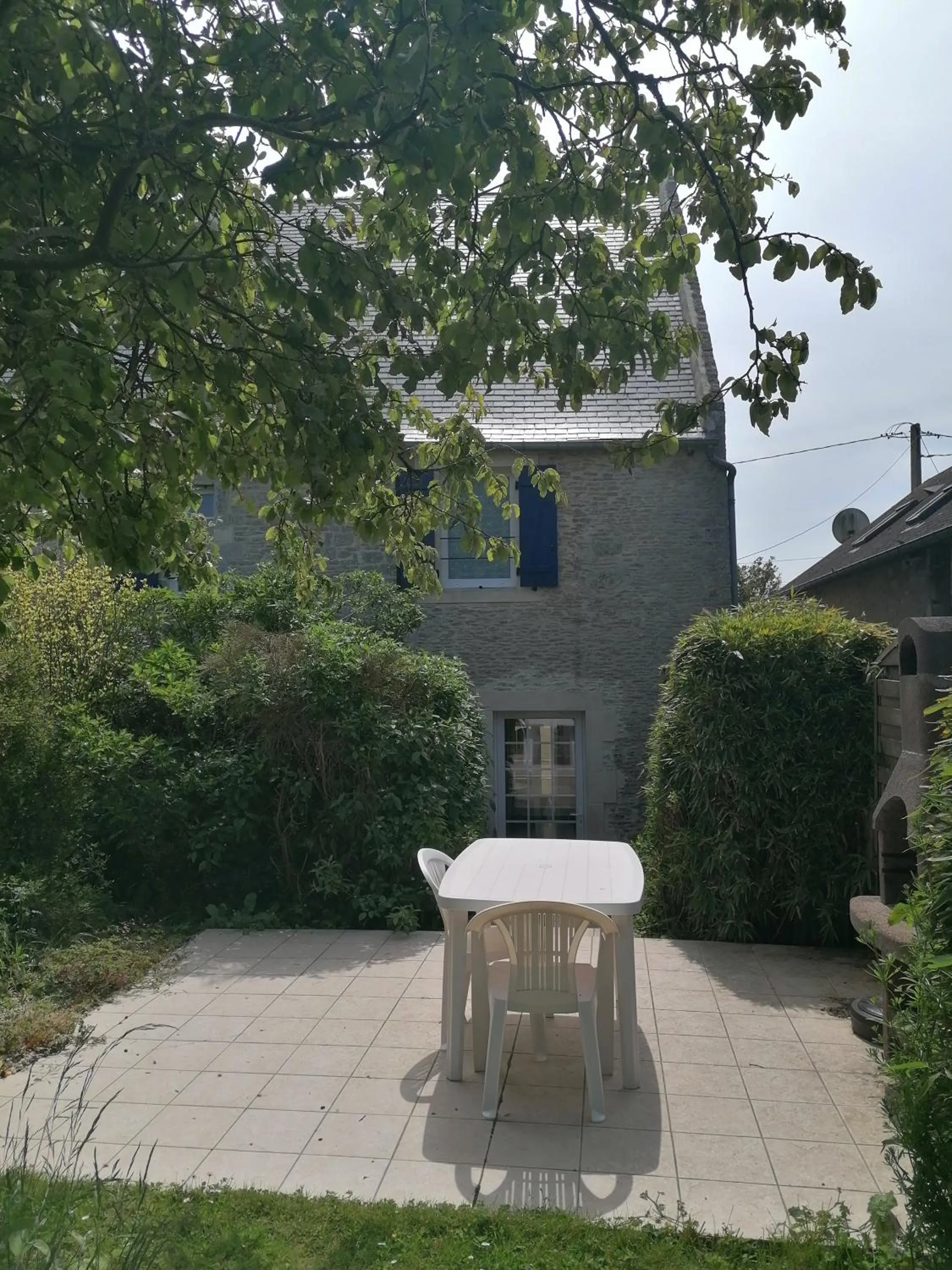 Property building in les hirondelles bleues