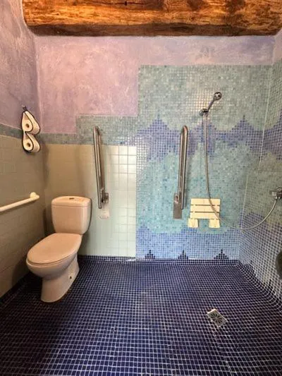 Shower in Casa Rural Ecológica Kaaño Etxea