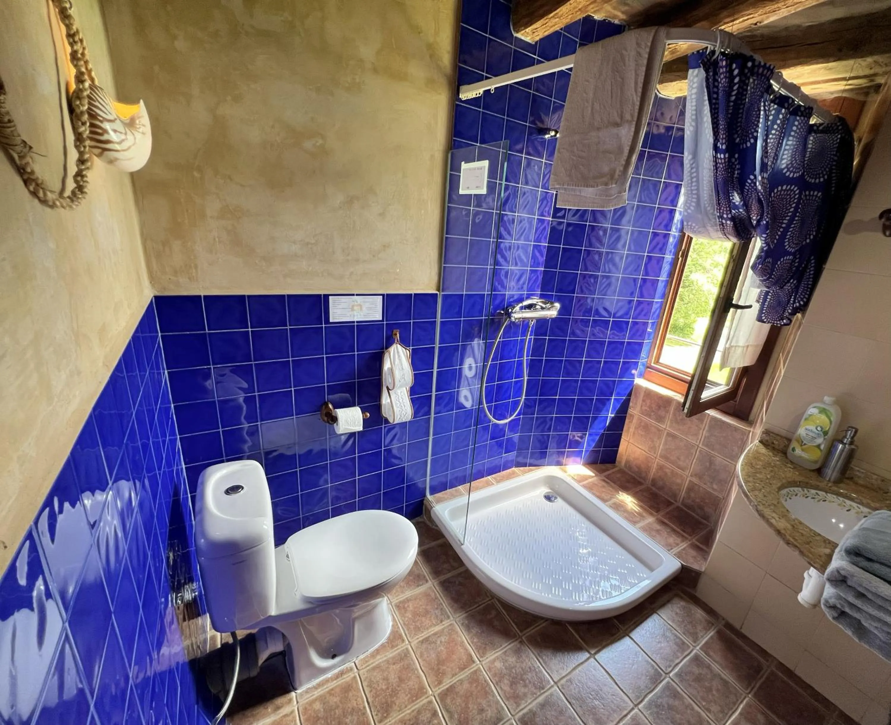 Shower in Casa Rural Ecológica Kaaño Etxea