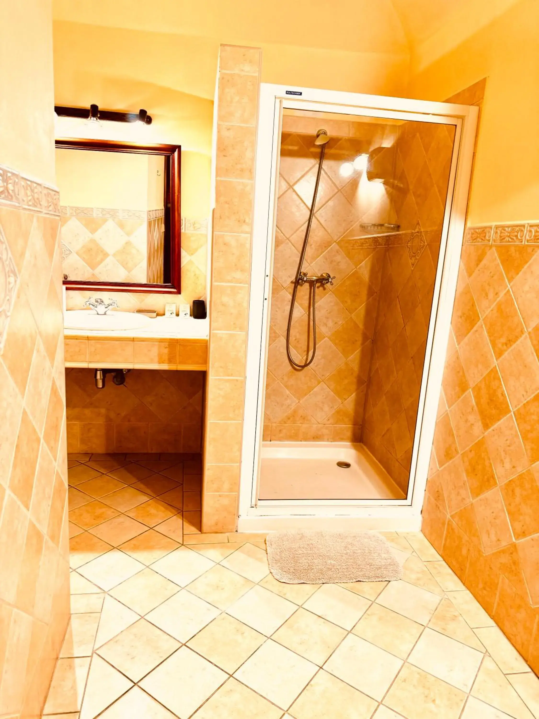 Twin Room with City View in Hotel Maxim Twin Room with City View in Hotel Maxim