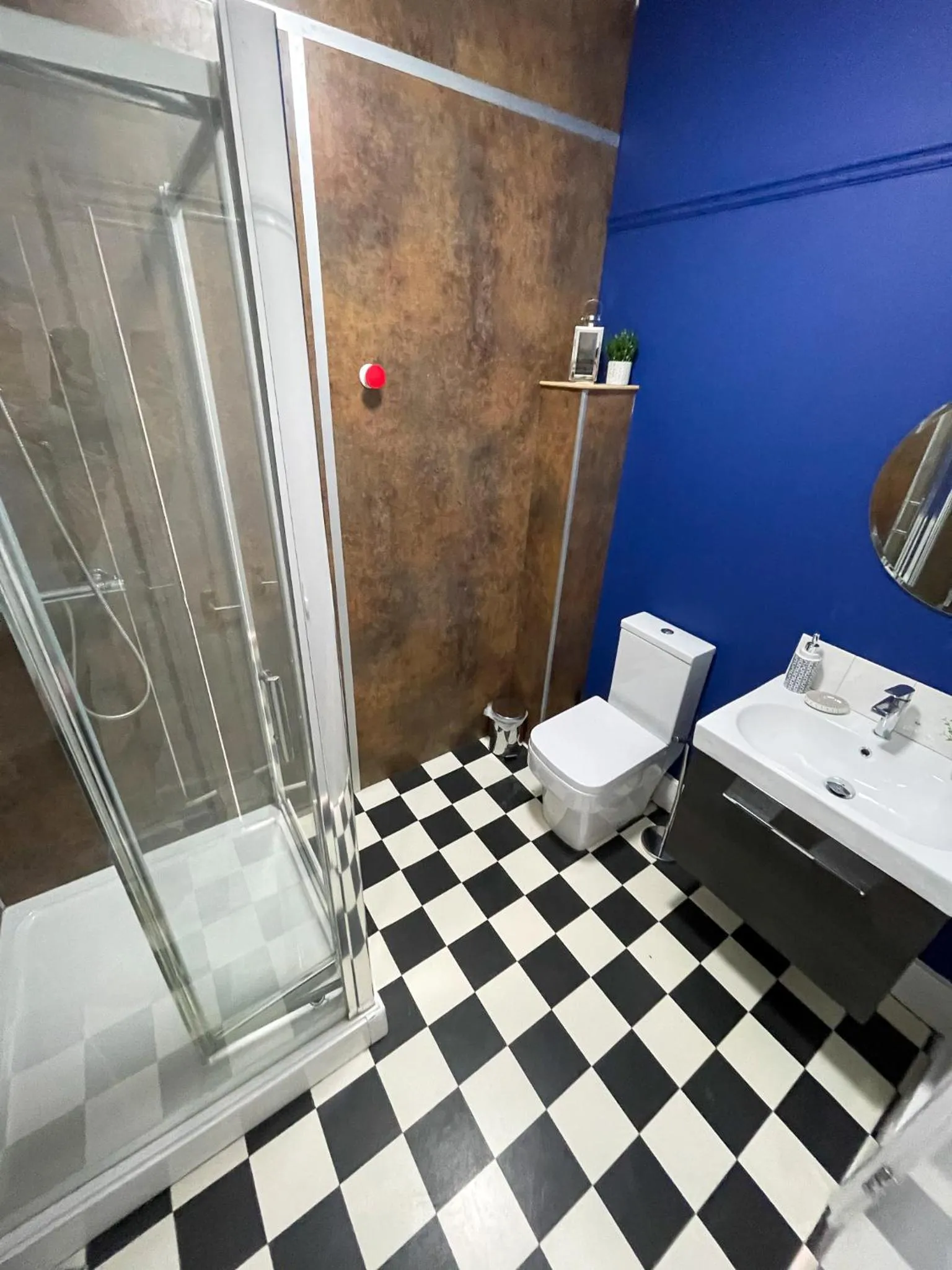 Bathroom in The Bank Hotel & Bistro