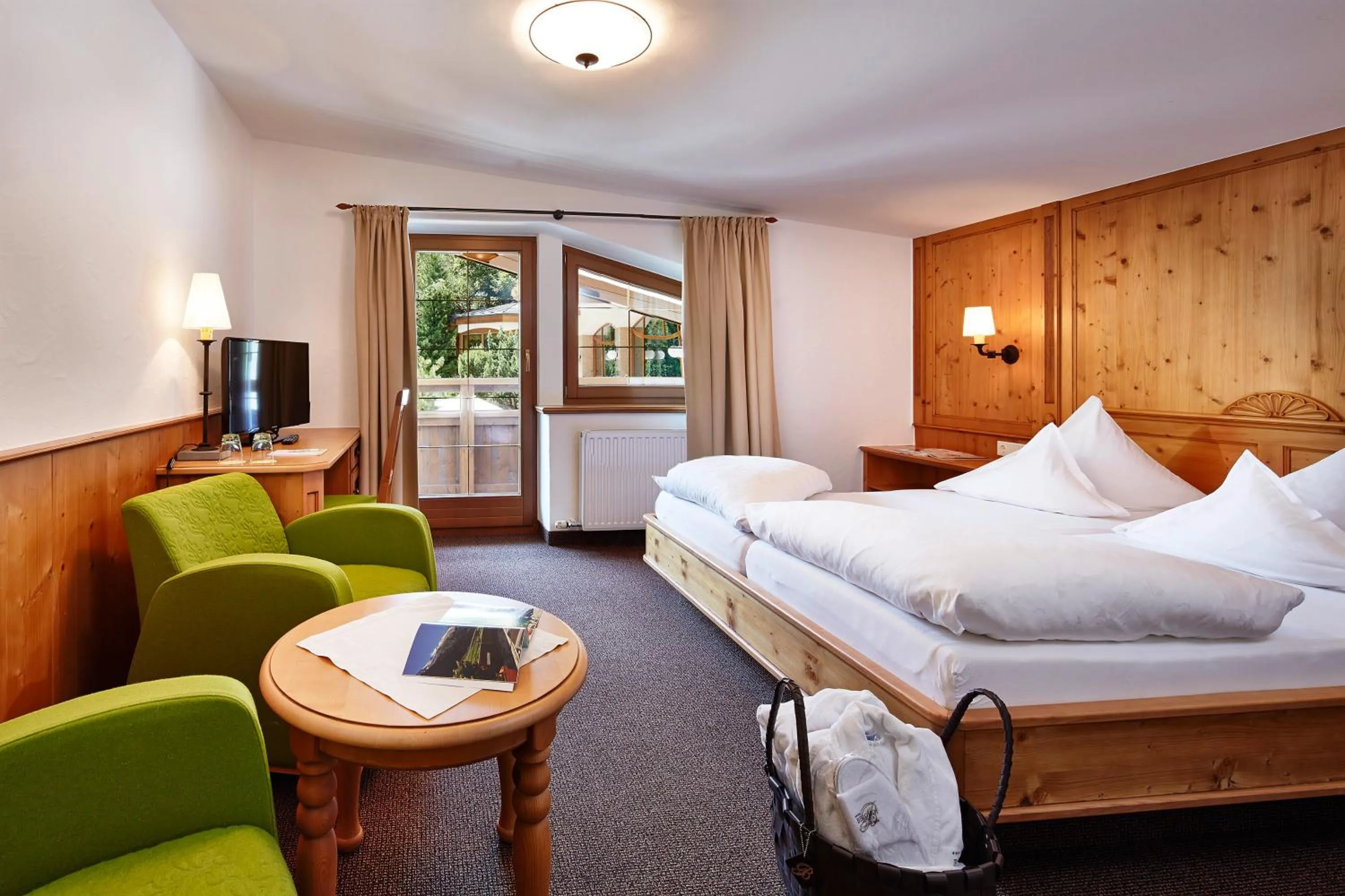 Photo of the whole room, Bed in Hotel Berghof Crystal Spa & Sports