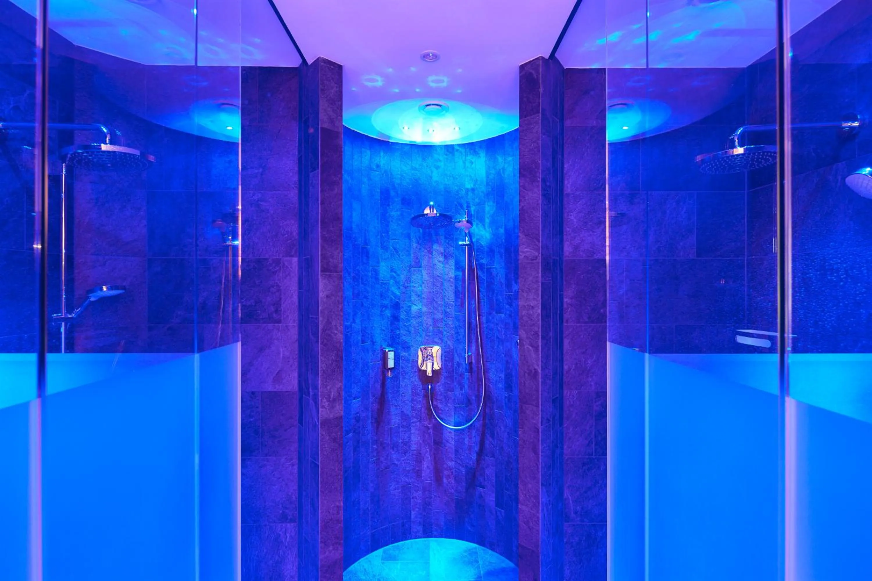 Swimming pool in Hotel Berghof Crystal Spa & Sports