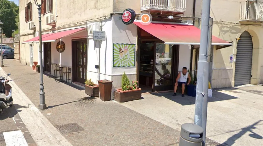 On-site shops in Station's Room