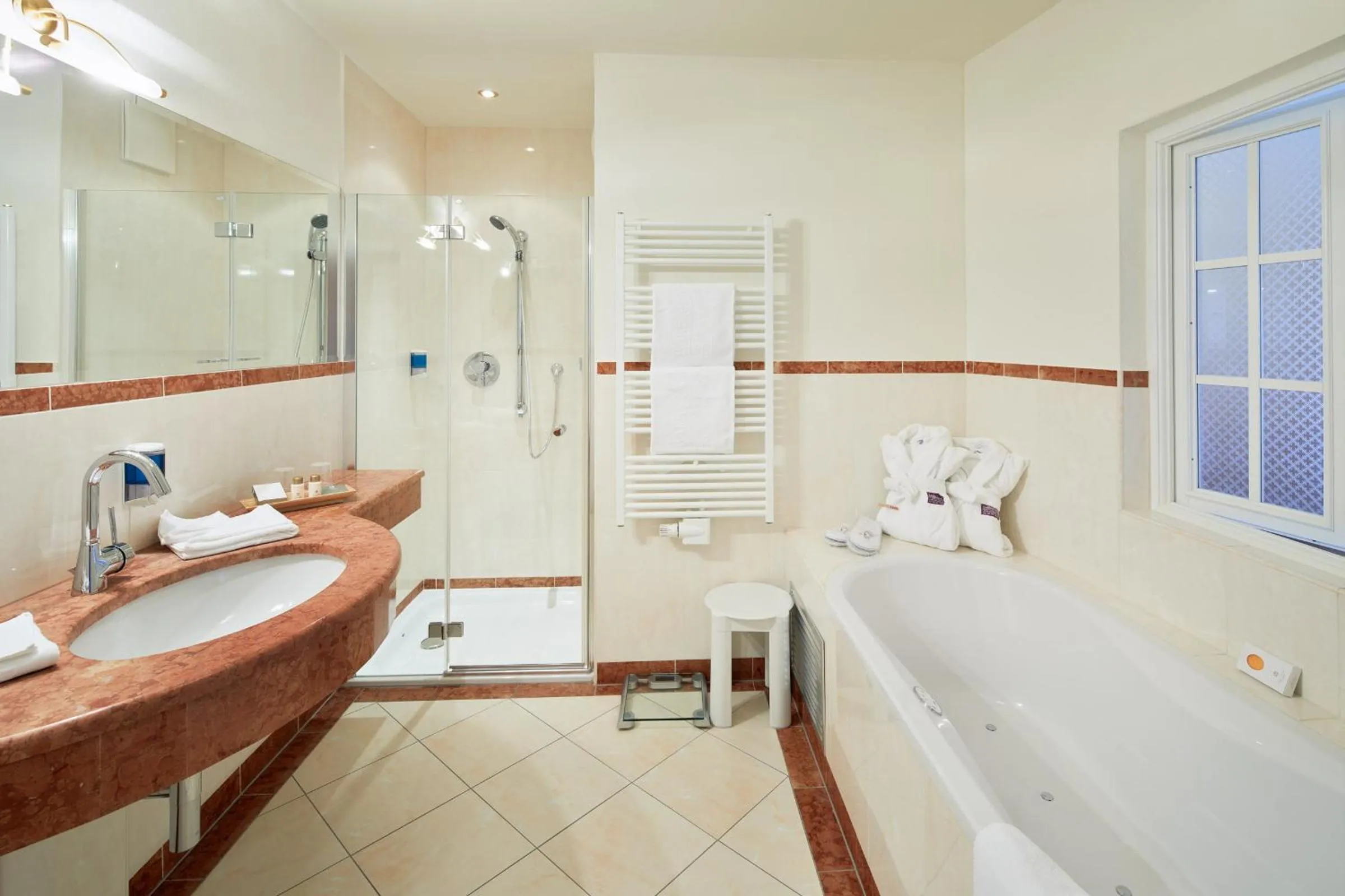 Bathroom in Hotel Barbarahof 4 stars Superior - Adults Only "soft" from 10 years - Skibus-stop