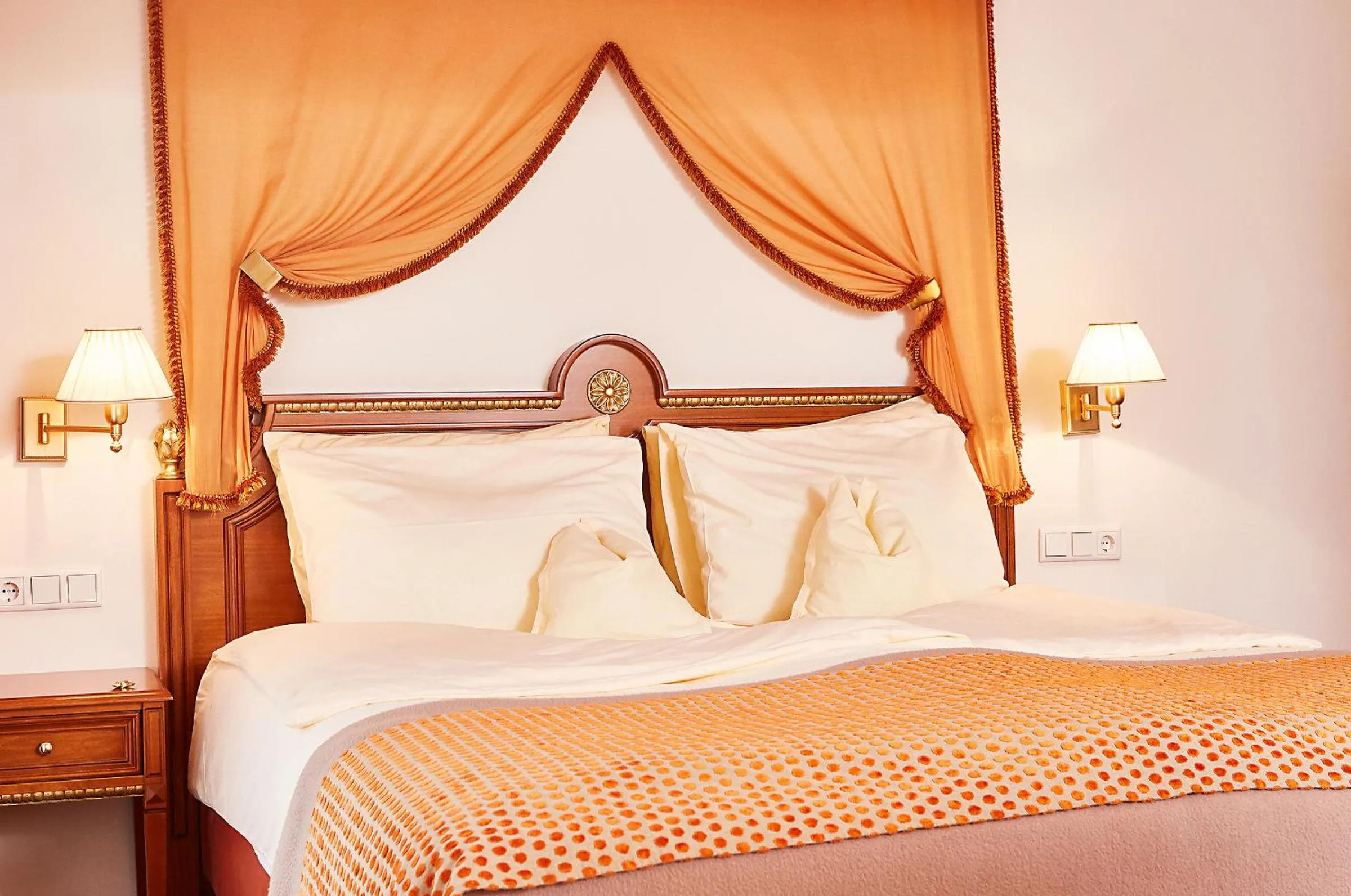 Decorative detail, Bed in Hotel Barbarahof 4 stars Superior - Adults Only "soft" from 10 years - Skibus-stop