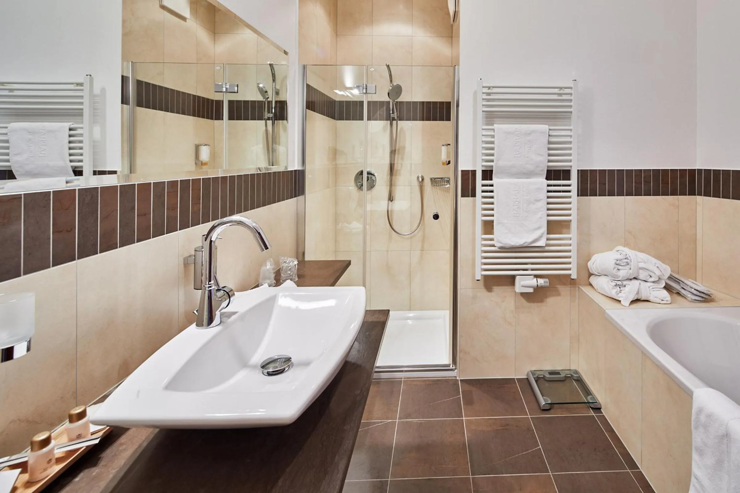 Shower in Hotel Barbarahof 4 stars Superior - Adults Only "soft" from 10 years - Skibus-stop