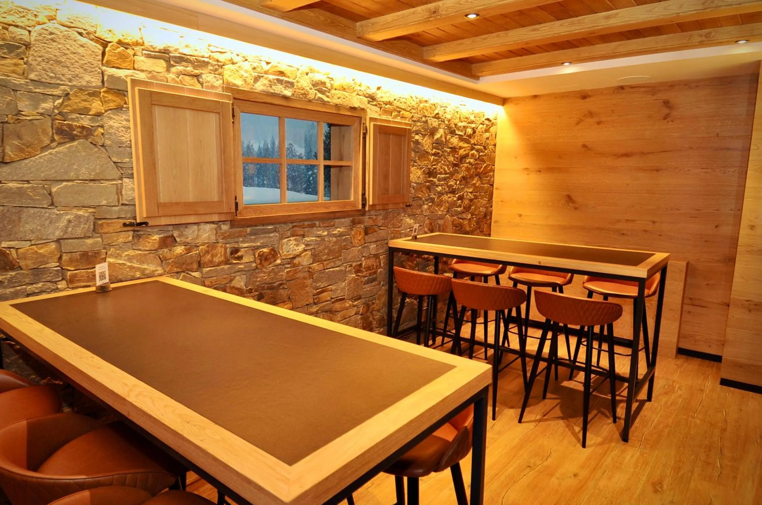 Dining area in Hotel Petit Lacreu