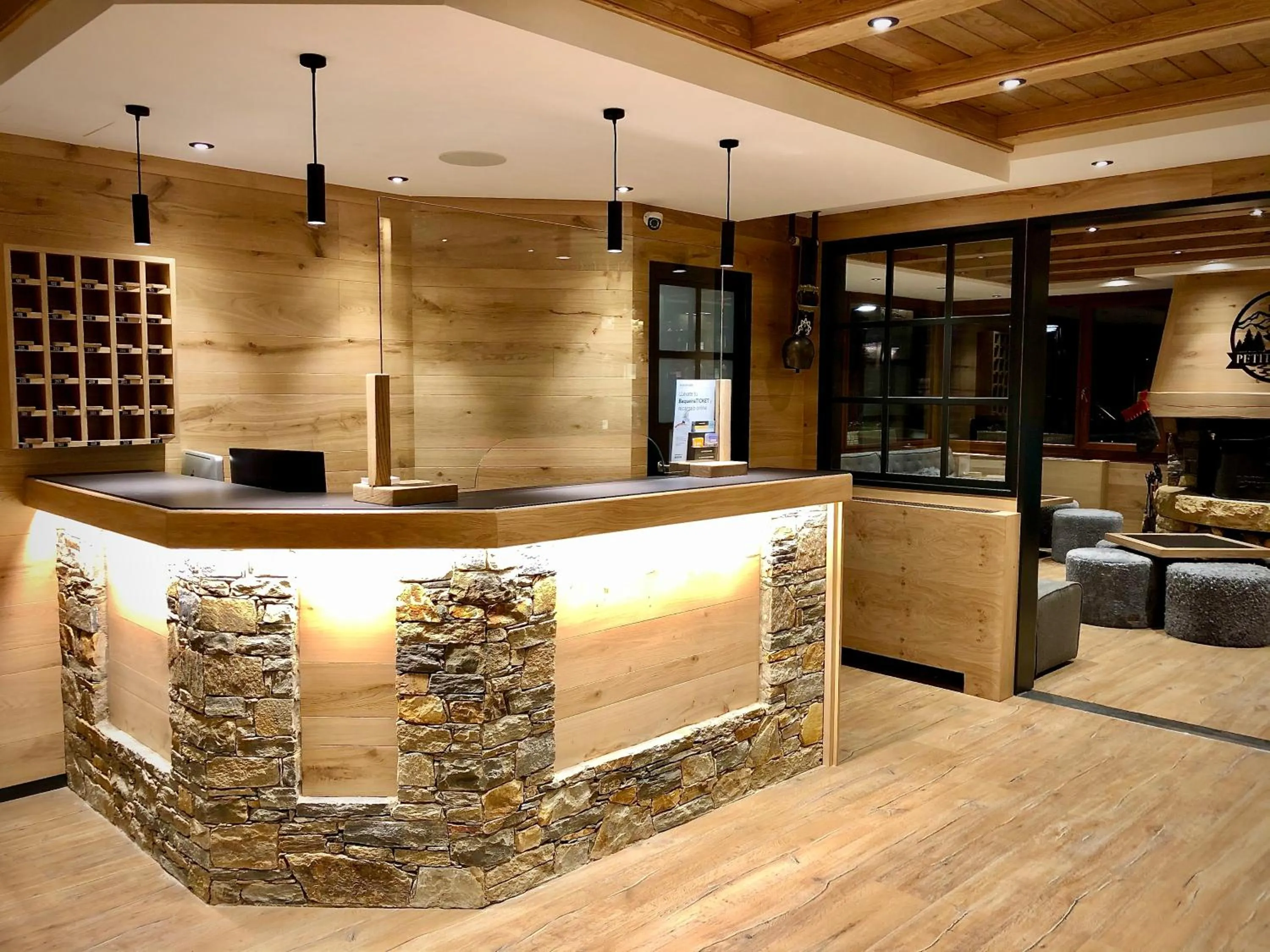 Lobby or reception in Hotel Petit Lacreu