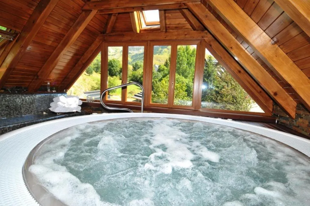 Spa and wellness centre/facilities in Hotel Petit Lacreu