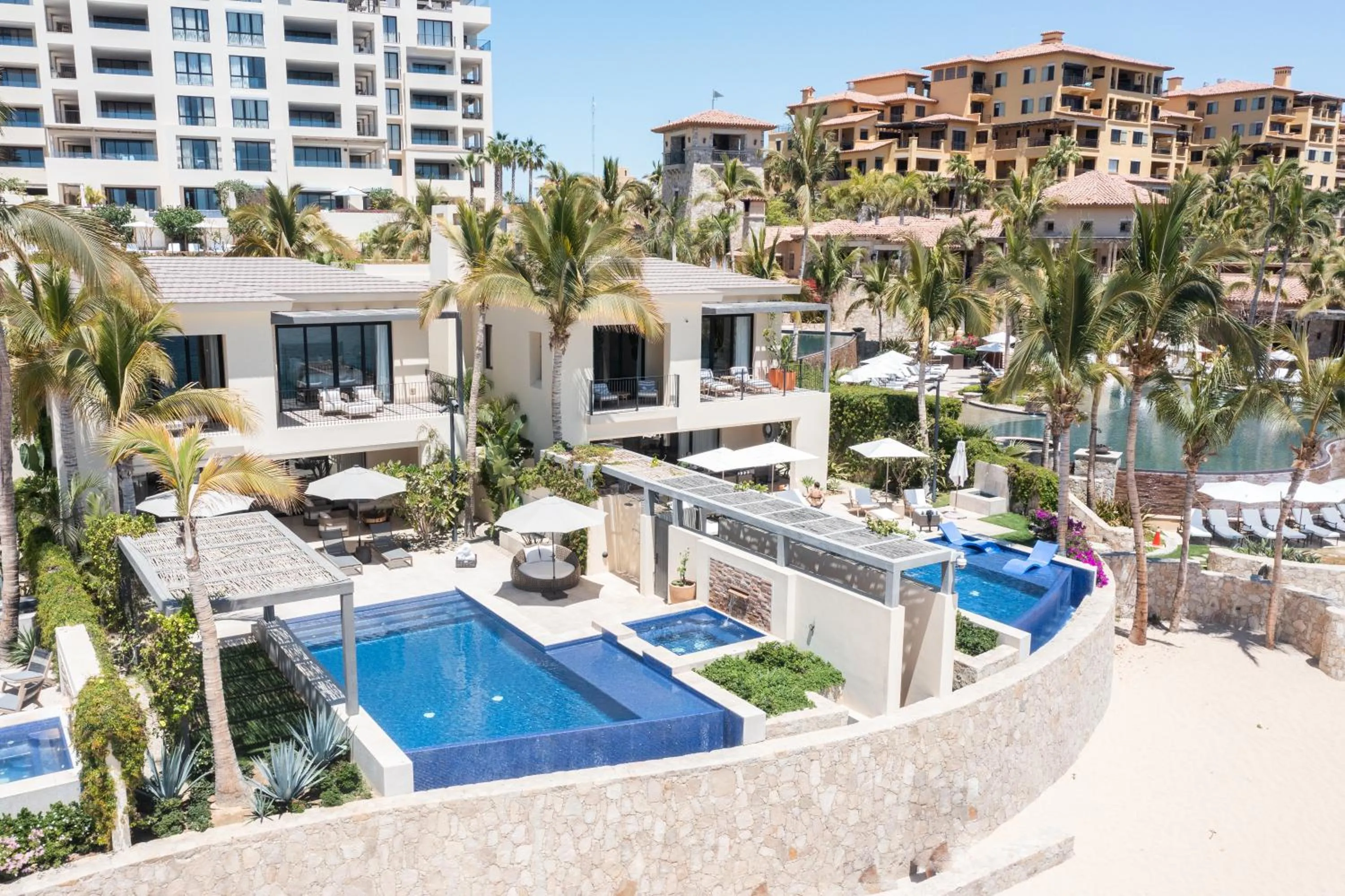 Property building in 1 Homes Preview Cabo