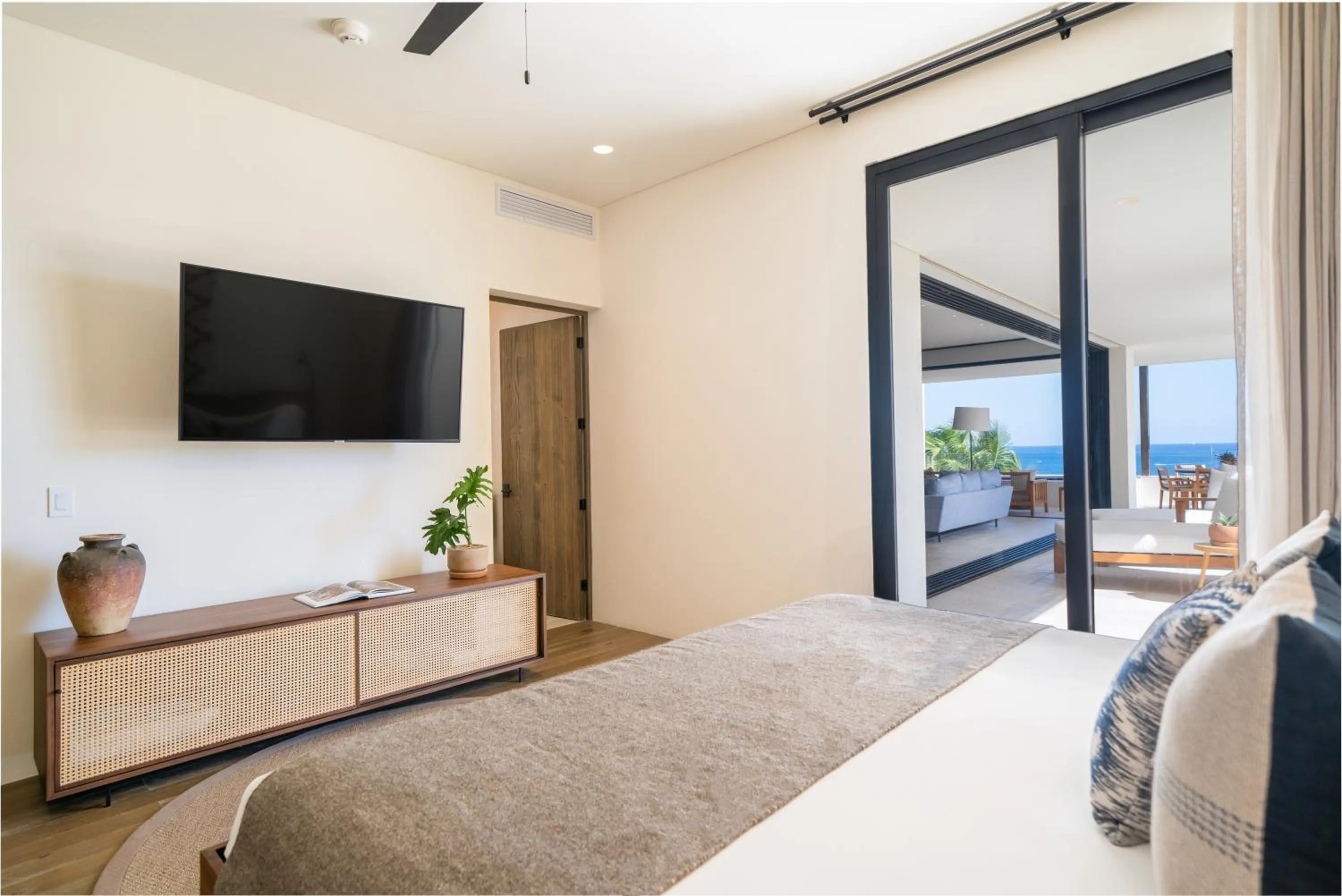 Bedroom, Bed in 1 Homes Preview Cabo