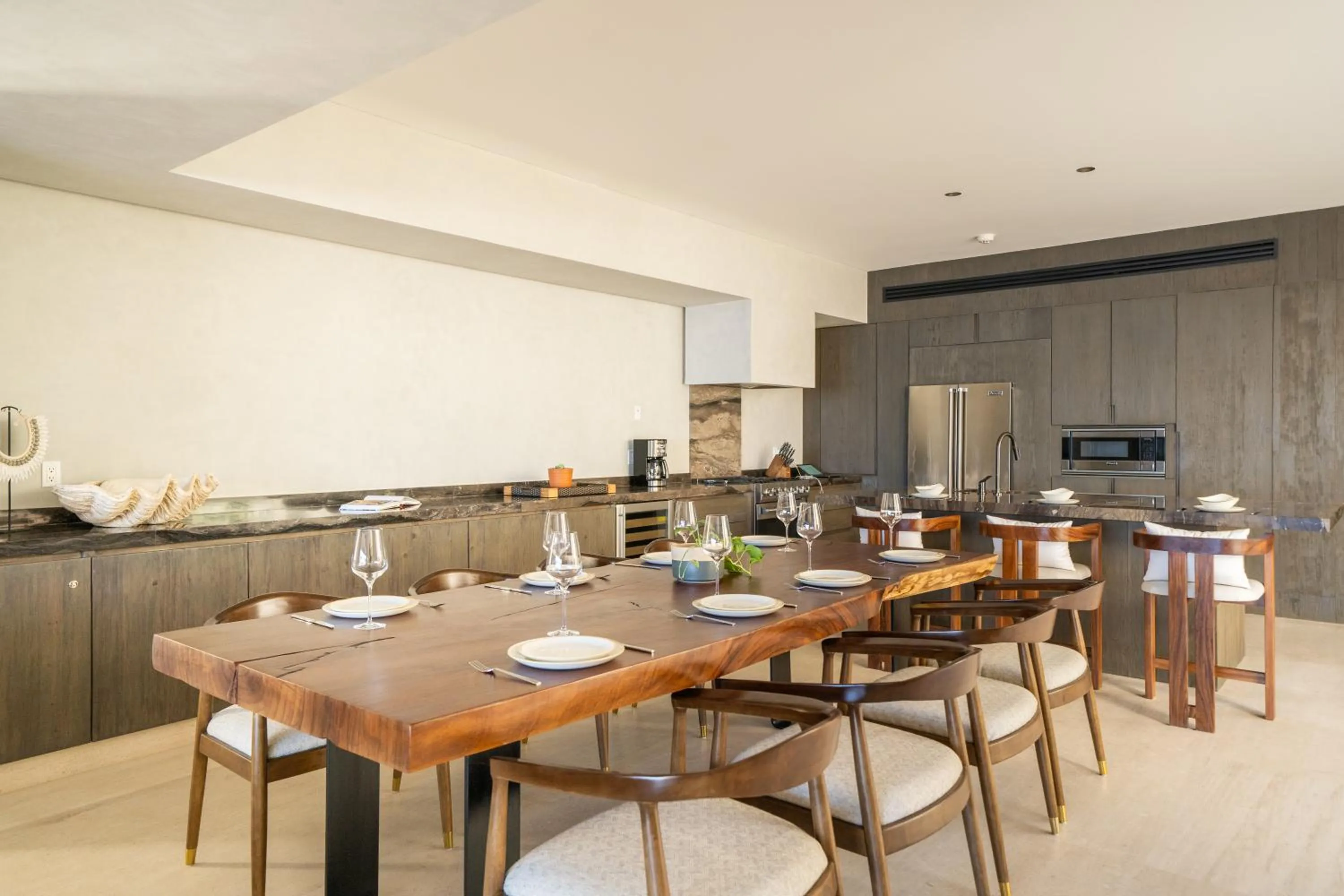 Food and drinks in 1 Homes Preview Cabo