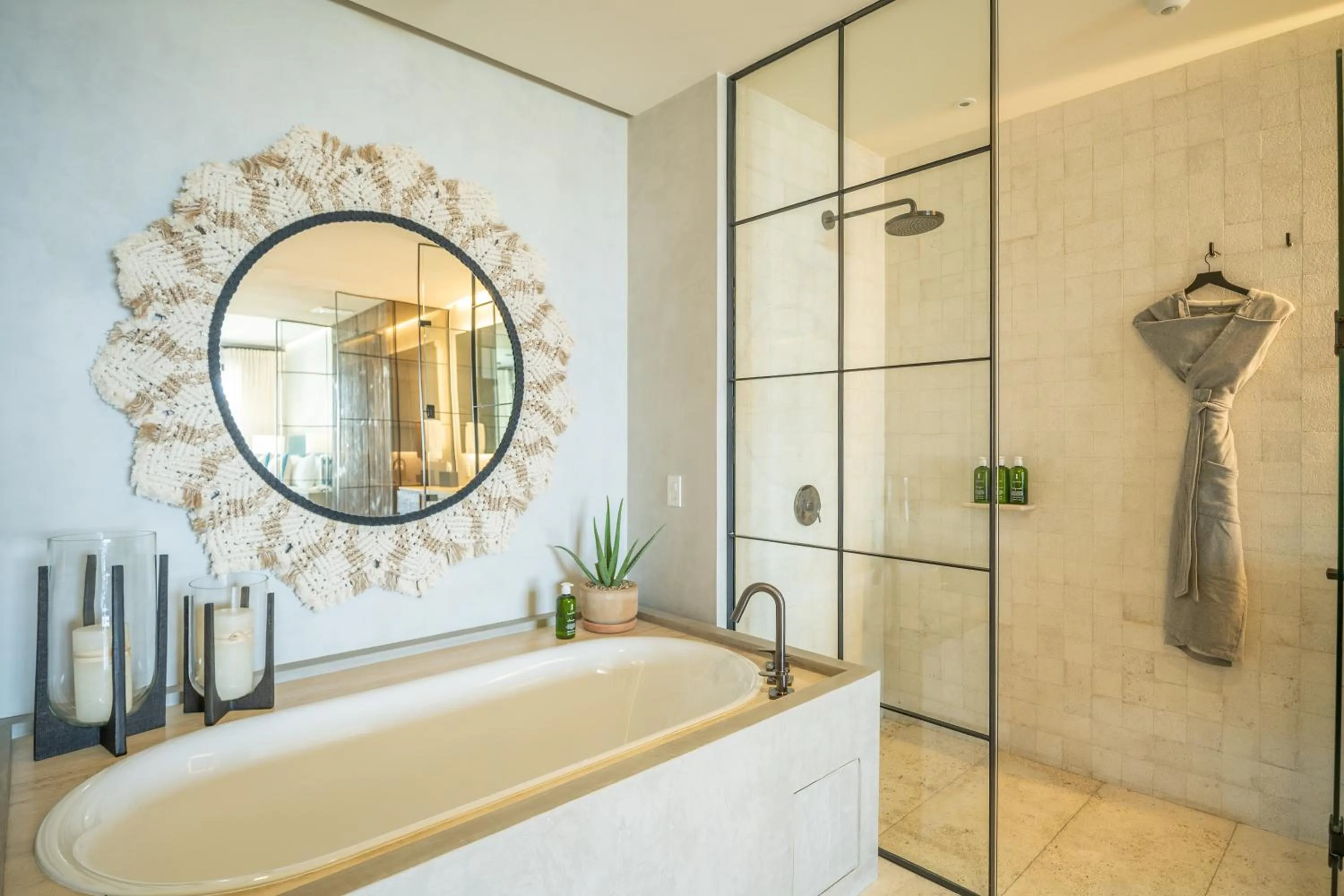 Bath in 1 Homes Preview Cabo