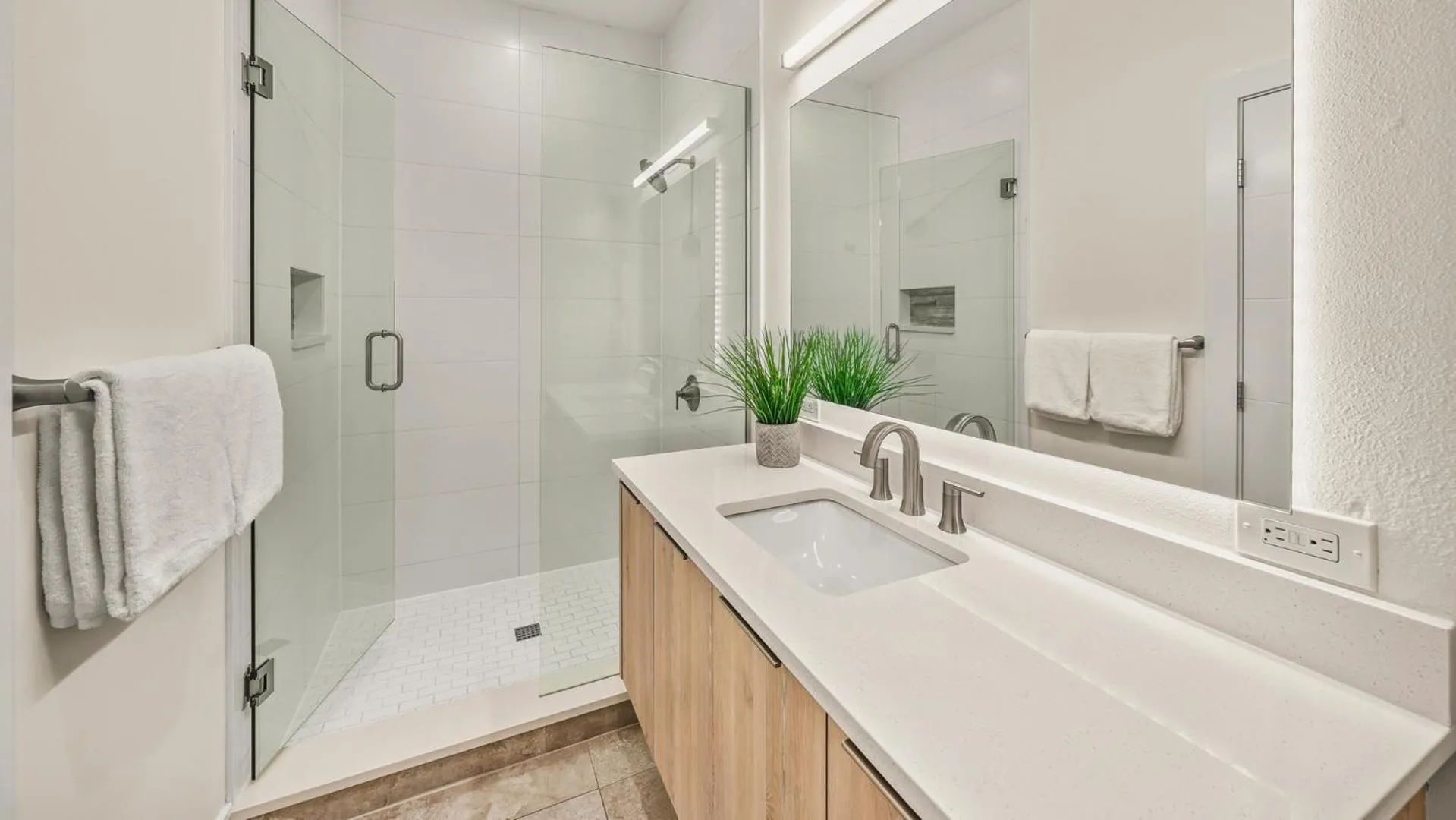 Shower in The Upper Deck