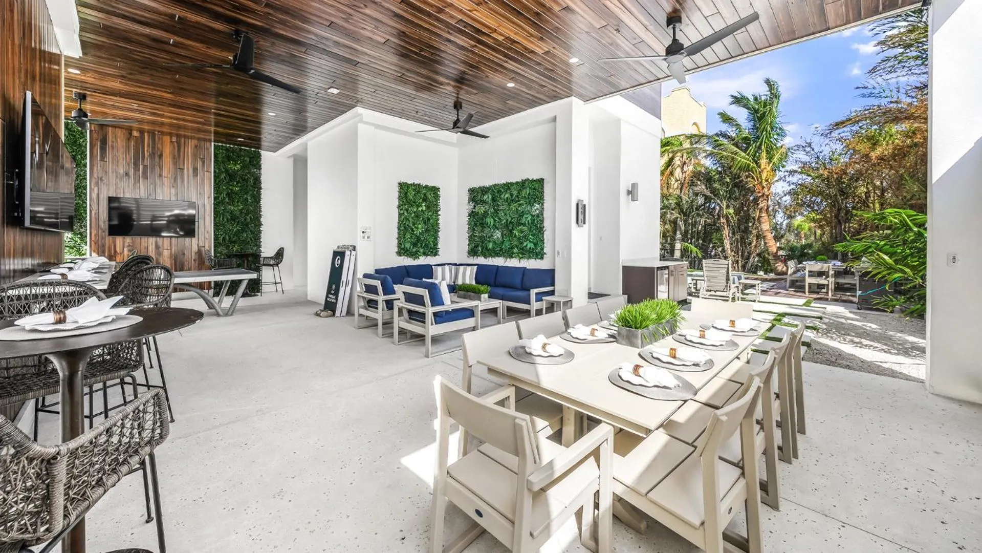 Patio in The Upper Deck