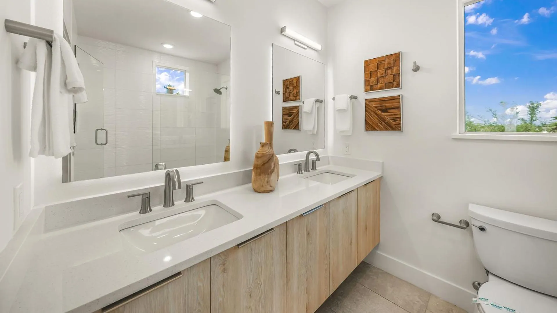 Shower in The Upper Deck