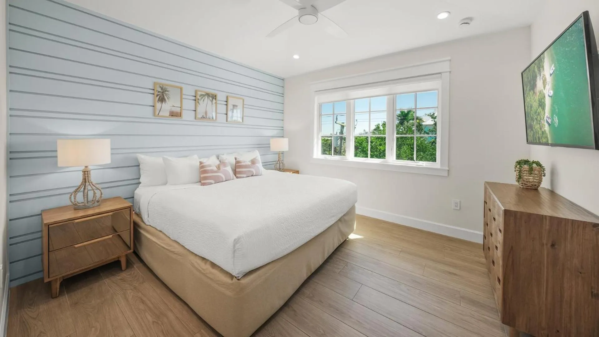 Other, Bed in The Oasis