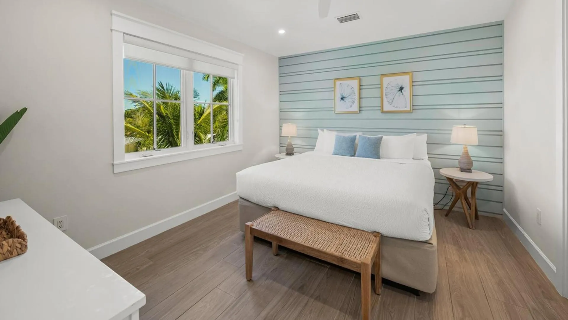 Other, Bed in The Oasis