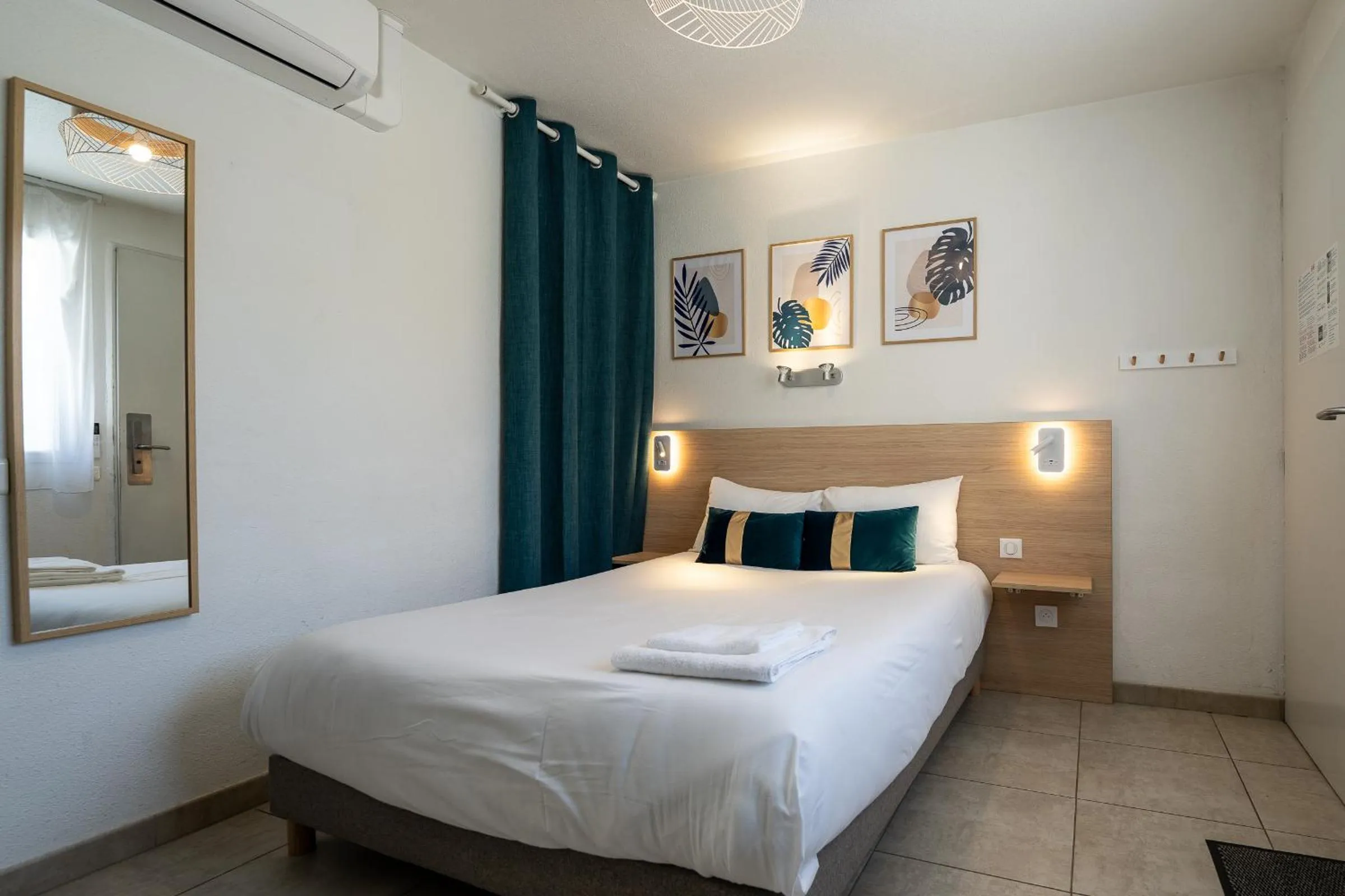 Bedroom, Bed in Villa Hotel