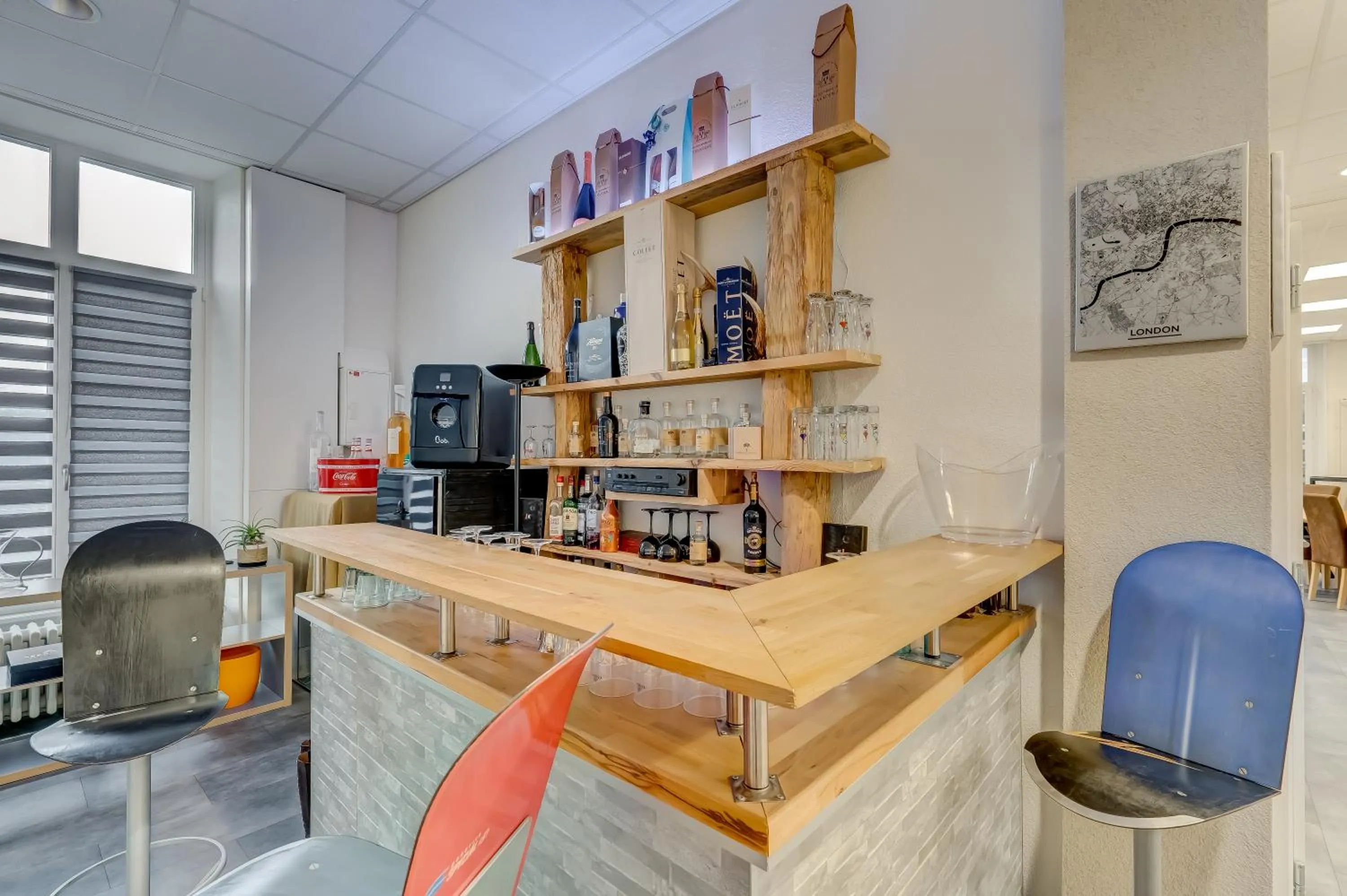 Lounge or bar in The 5 Continents I by Stay Swiss