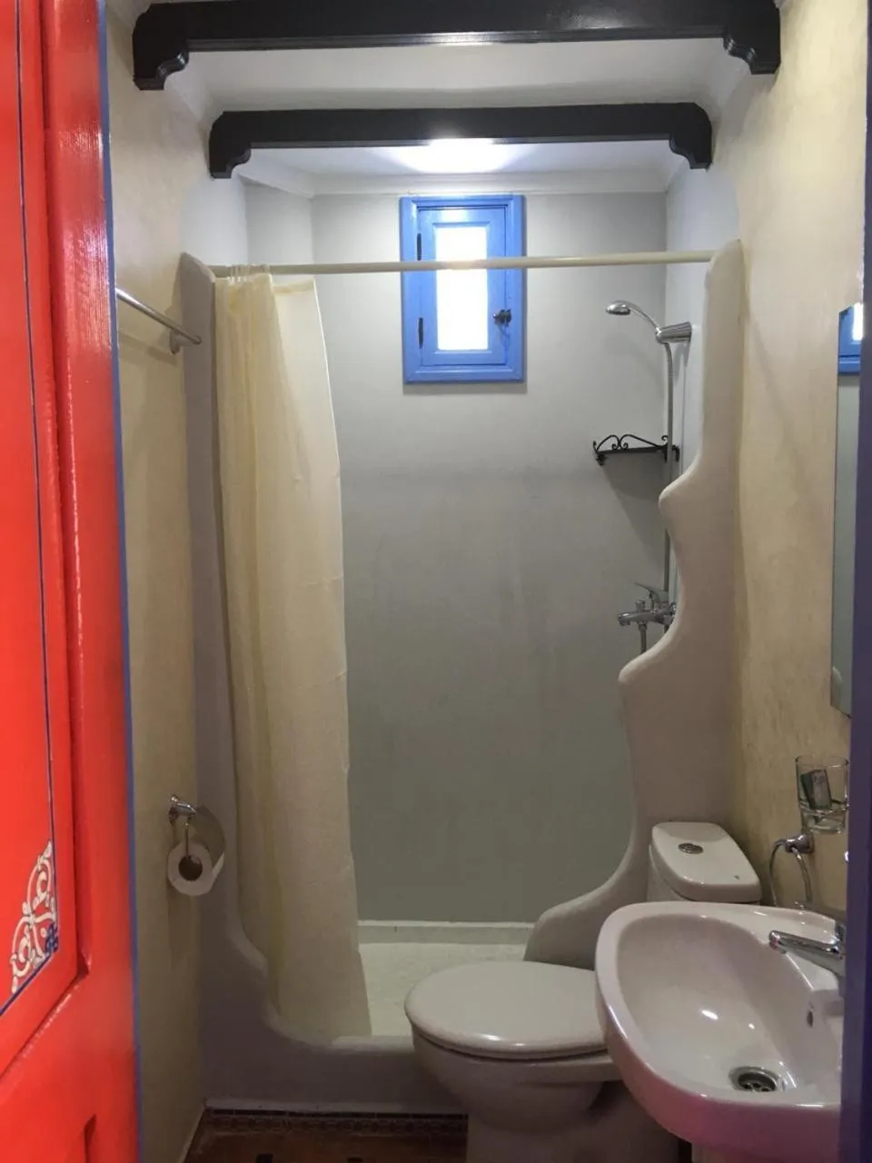 Shower in Hotel Alkhalifa