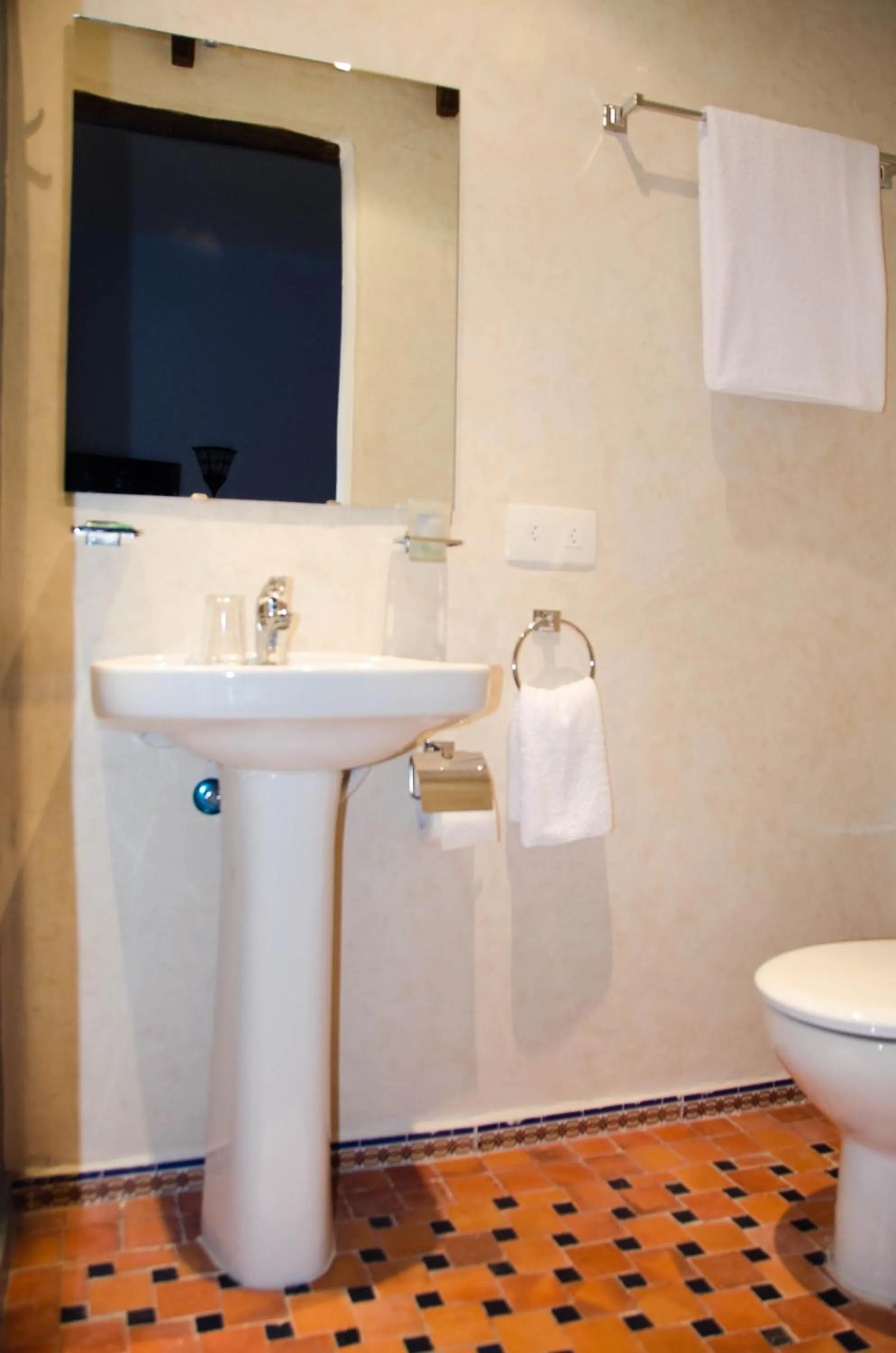 Bathroom in Hotel Alkhalifa