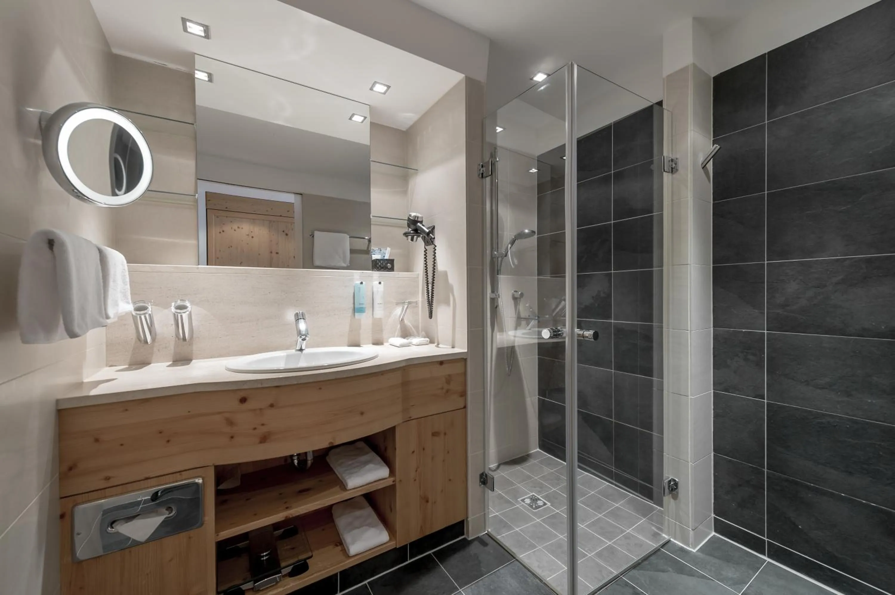 Photo of the whole room in Aqua Dome 4 Sterne Superior Hotel & Tirol Therme Längenfeld