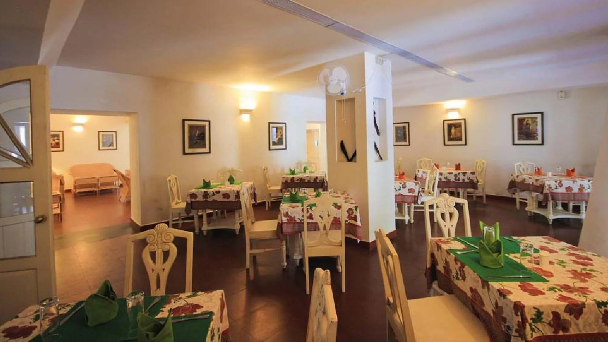 Restaurant/places to eat in Neemrana's- Tower House