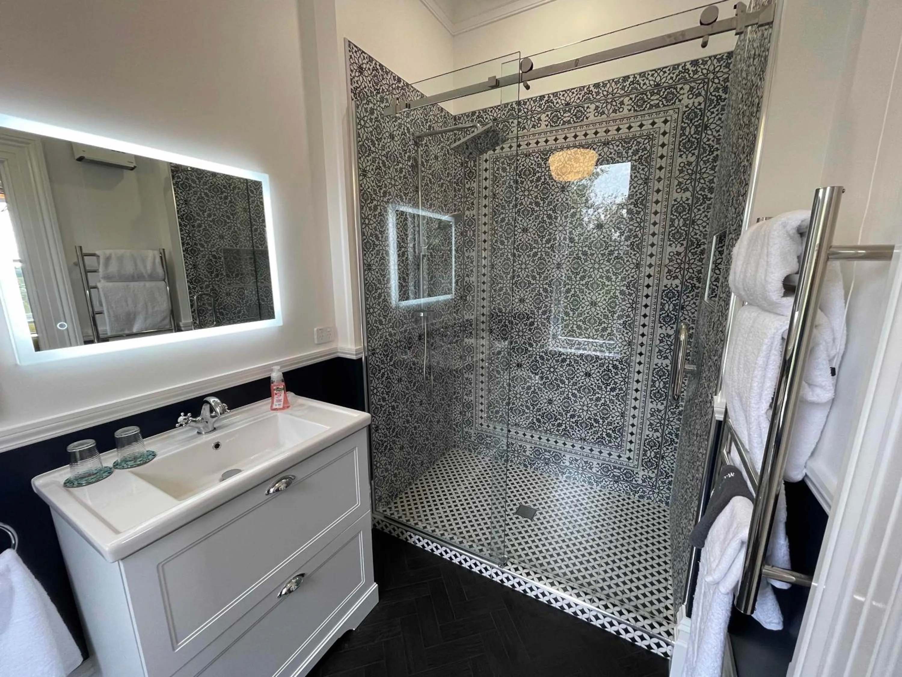 Bathroom in Casa Nova House