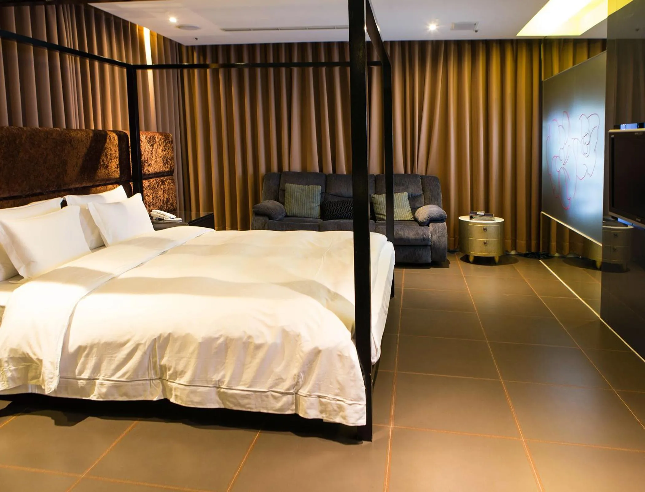 Bed in All-Ur Boutique Motel - KaoHsiung Branch